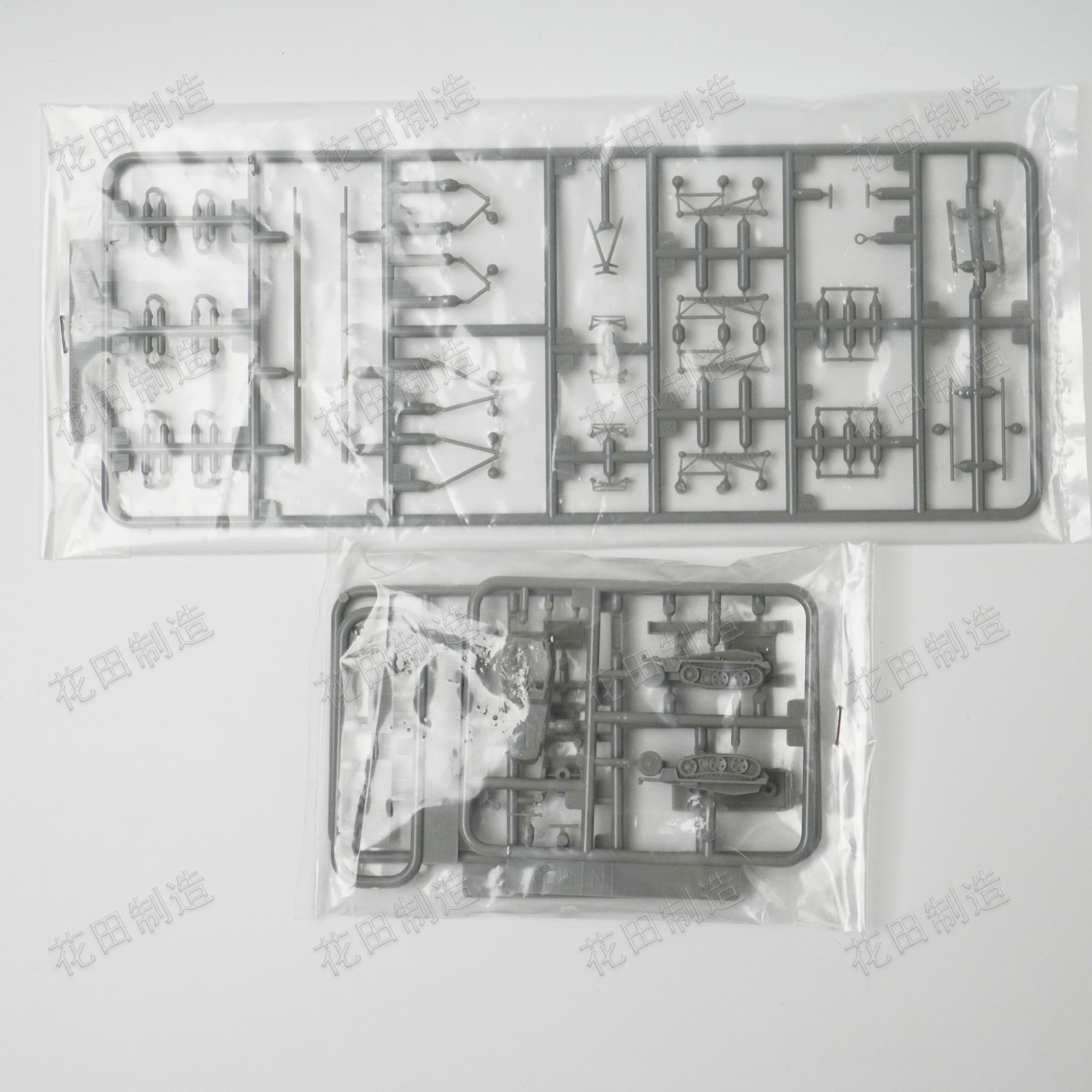 花田制造 G.W.H L1007 WWII German ME323 E-2 Gigant Lufftwaffe Transporter/w Sd.Kfz250&Panzer2Ausf.F Aircraft Model Kit 1/144 Scale