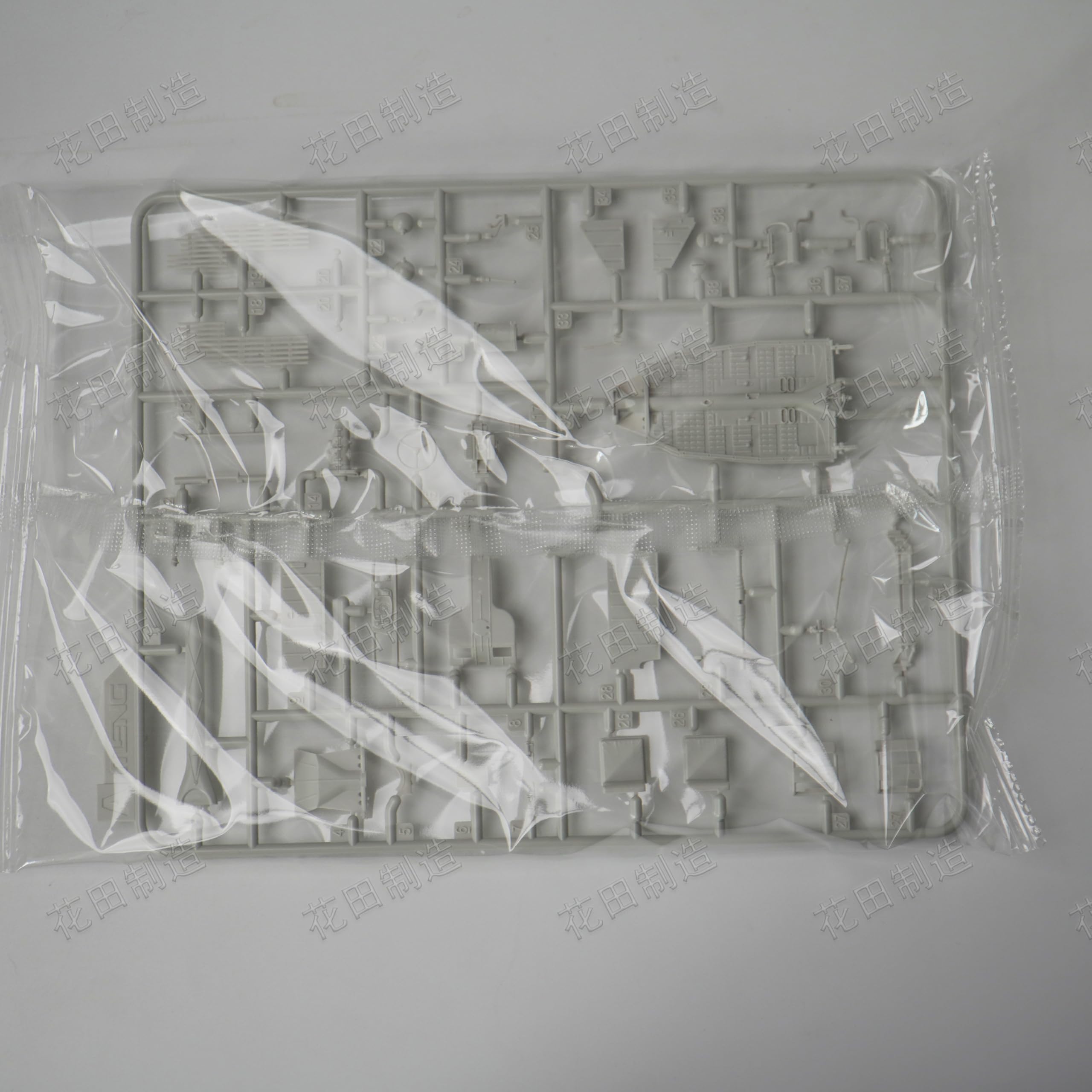 花田制造 German Pkw.K1 Kubelwagen Type 823 Military Vehicle Model Kit, 1:35 Scale,Meng VS-017