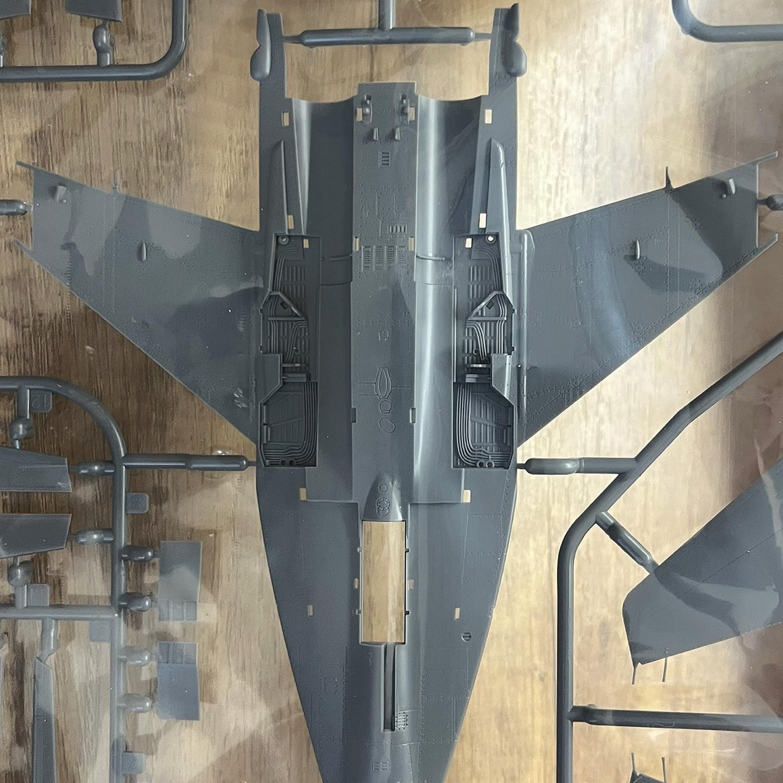 花田制造 G.W.H S7208 MiG-29AS 9-12 Later Type Slovak Airforce 1/72 Scale Model Kit, Digital Camouflage with Tiger on Tail 2014/2016 Special Painting, Unassembled