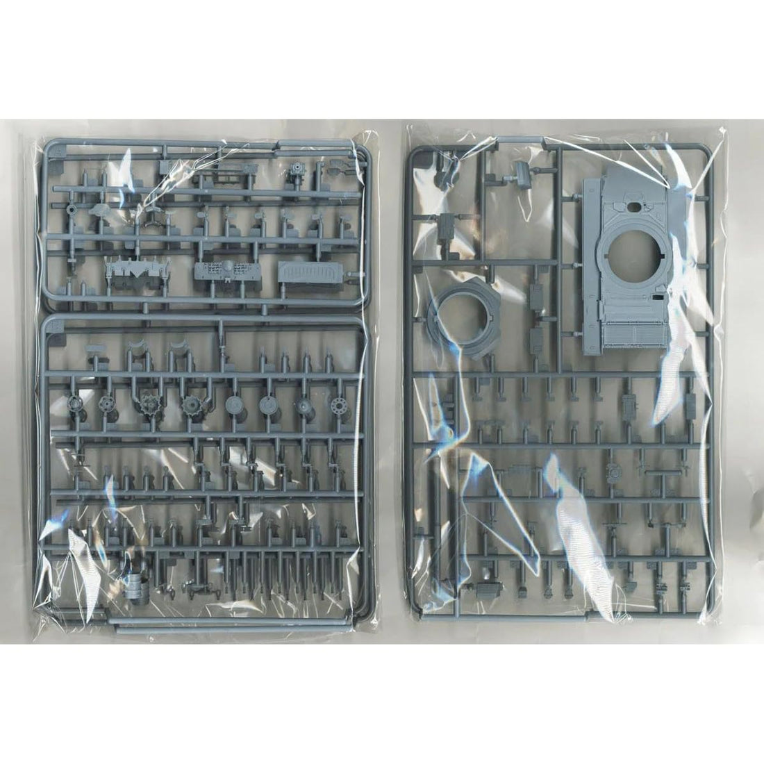 花田制造 Vespid Models T-90A Russian Main Battle Tank Model Kit, 1/72 Scale Military Vehicle with Photo-Etched Parts, Item VS720026