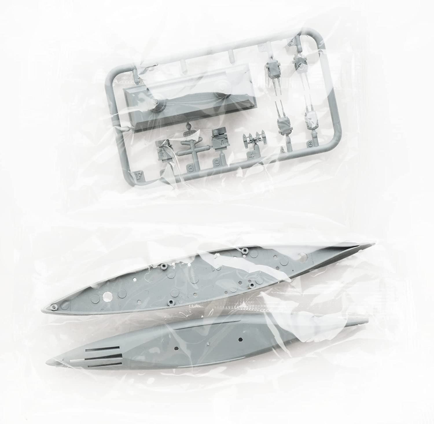 Flyhawk Model FLYFH9002 1/2000 German Navy Battleship Tilpitz Plastic Model