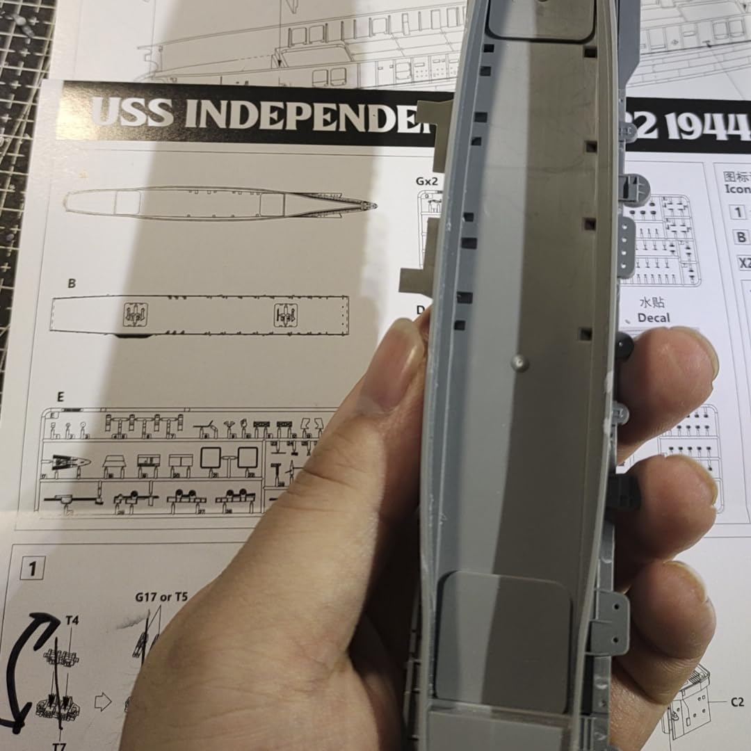花田制造 VEE V57024 USS Independence CVL-22 1944 Military Ship Model Kit, 1/700 Scale