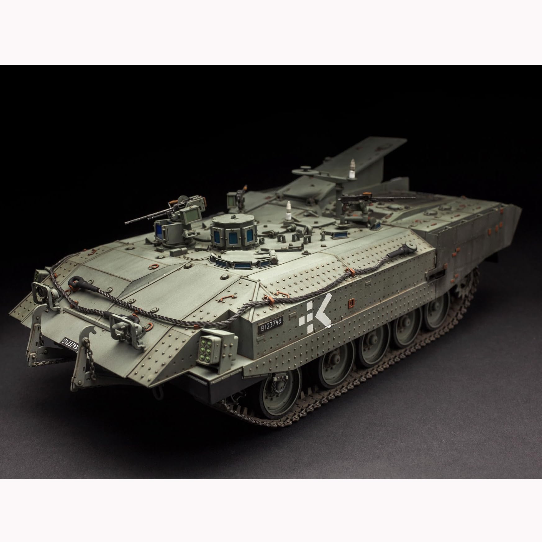 花田制造 Meng SS-008 1/35 Scale Israel Achzarit Heavy Armored Personnel Carrier Late Model Kit, Desert Eagle Series