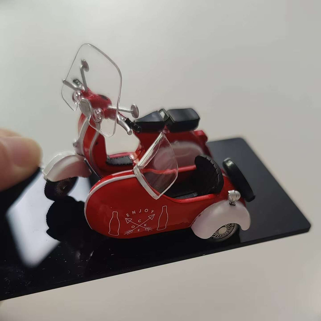 Red and White Miniature Scooter with Sidecar Die-Cast Model, 1/35 Scale Collectible ,Coca-Cola Arctic Scooter (with side car)