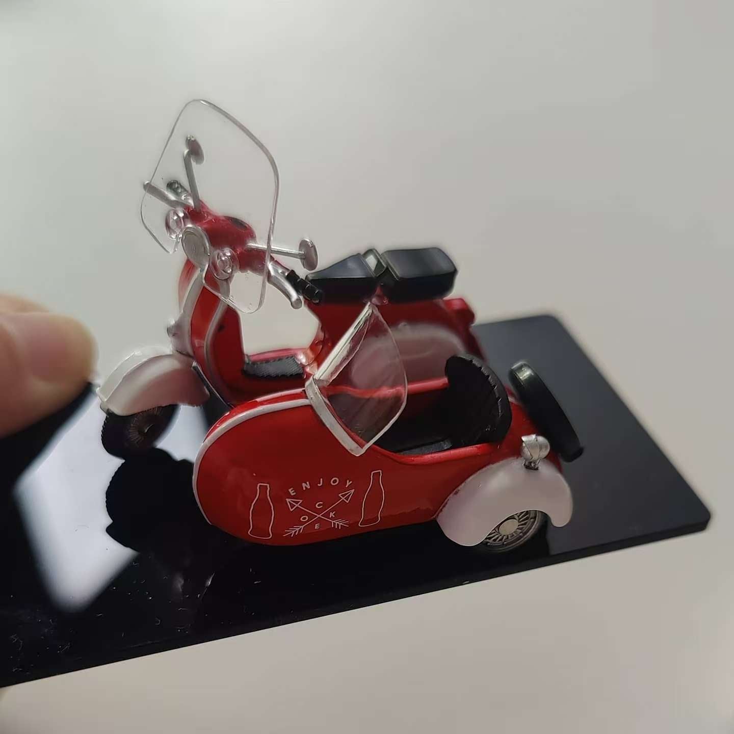 Red and White Miniature Scooter with Sidecar Die-Cast Model, 1/35 Scale Collectible ,Coca-Cola Arctic Scooter (with side car)