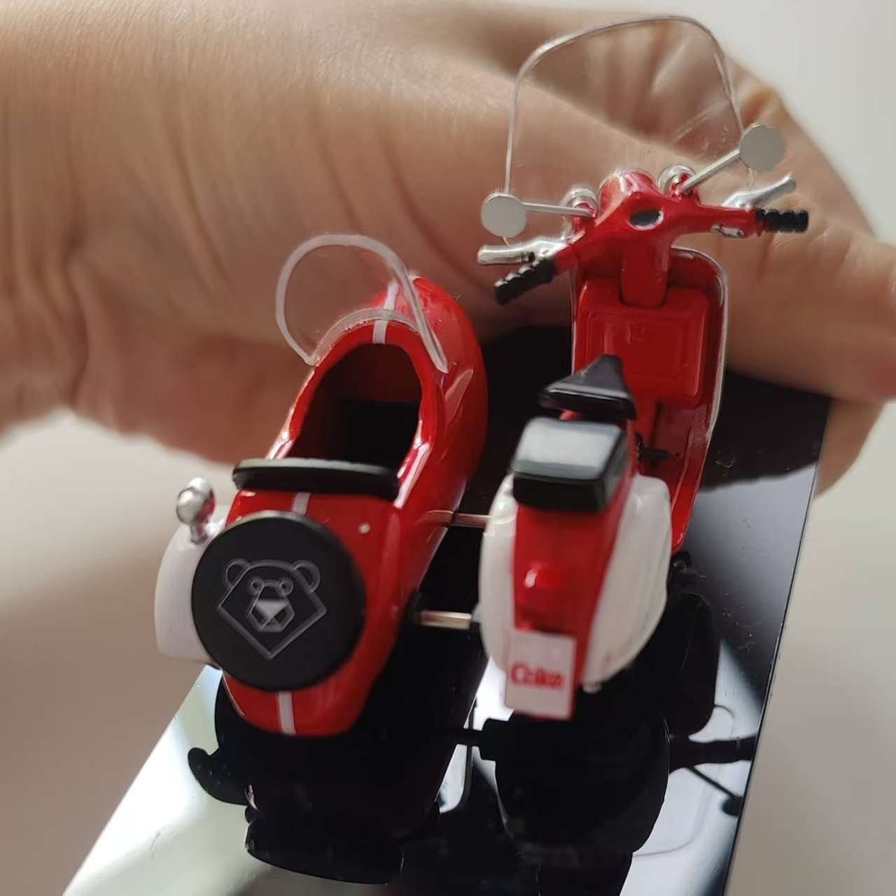 Red and White Miniature Scooter with Sidecar Die-Cast Model, 1/35 Scale Collectible ,Coca-Cola Arctic Scooter (with side car)