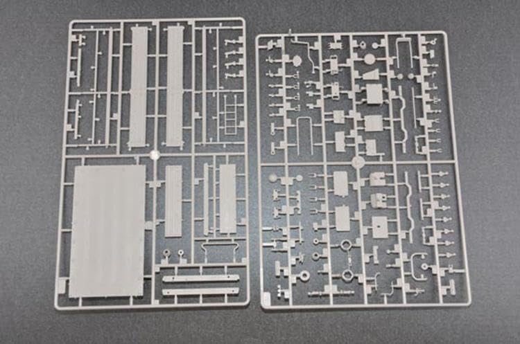 Trumpeter 01008, 1/35 Scale,  M1083 FMTV Armor Cab Military Truck Model Kit