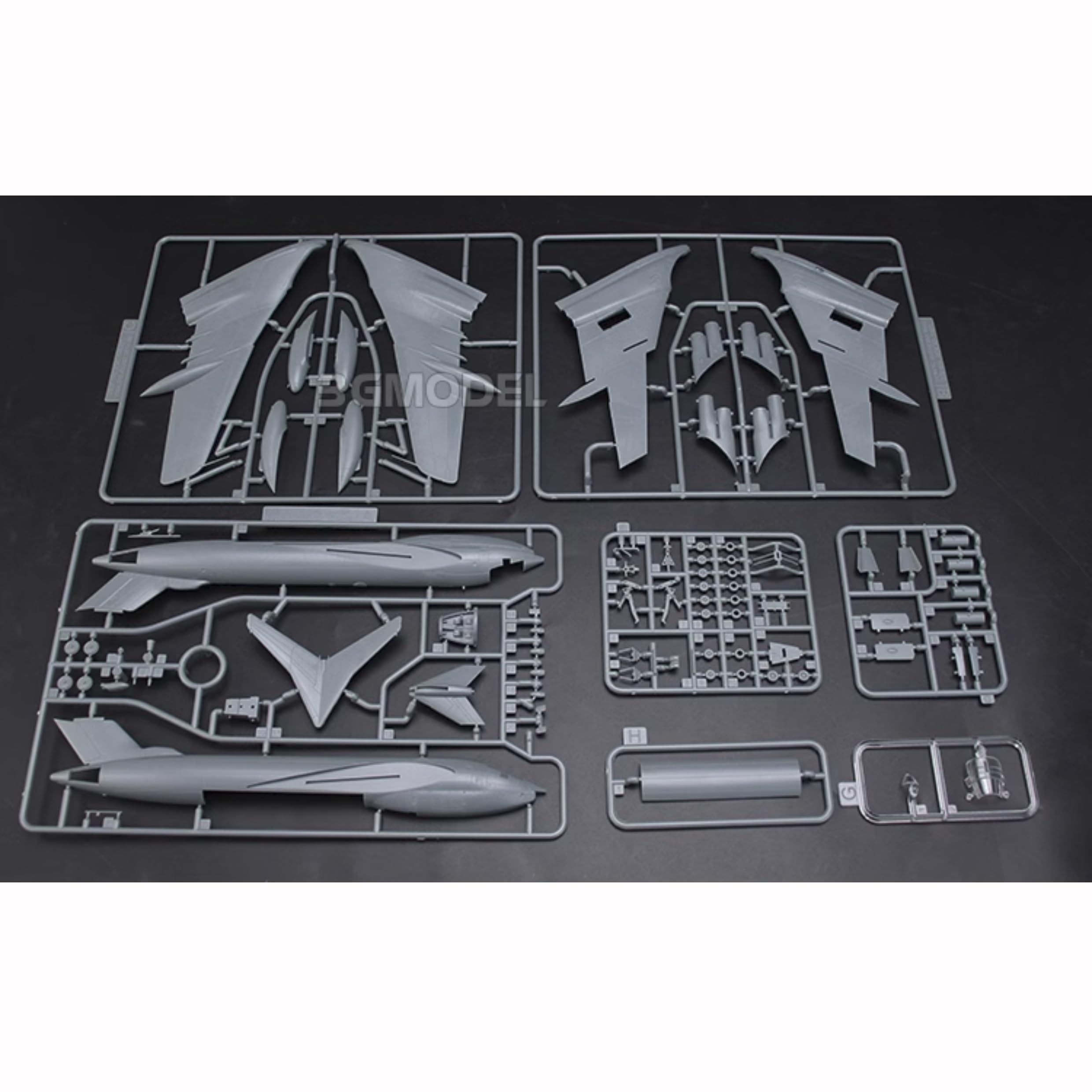花田制造 GWH L1004 RAF Victor B.2 Strategic Bomber Model Kit, 1/144 Scale, Military Aircraft Assembly Set