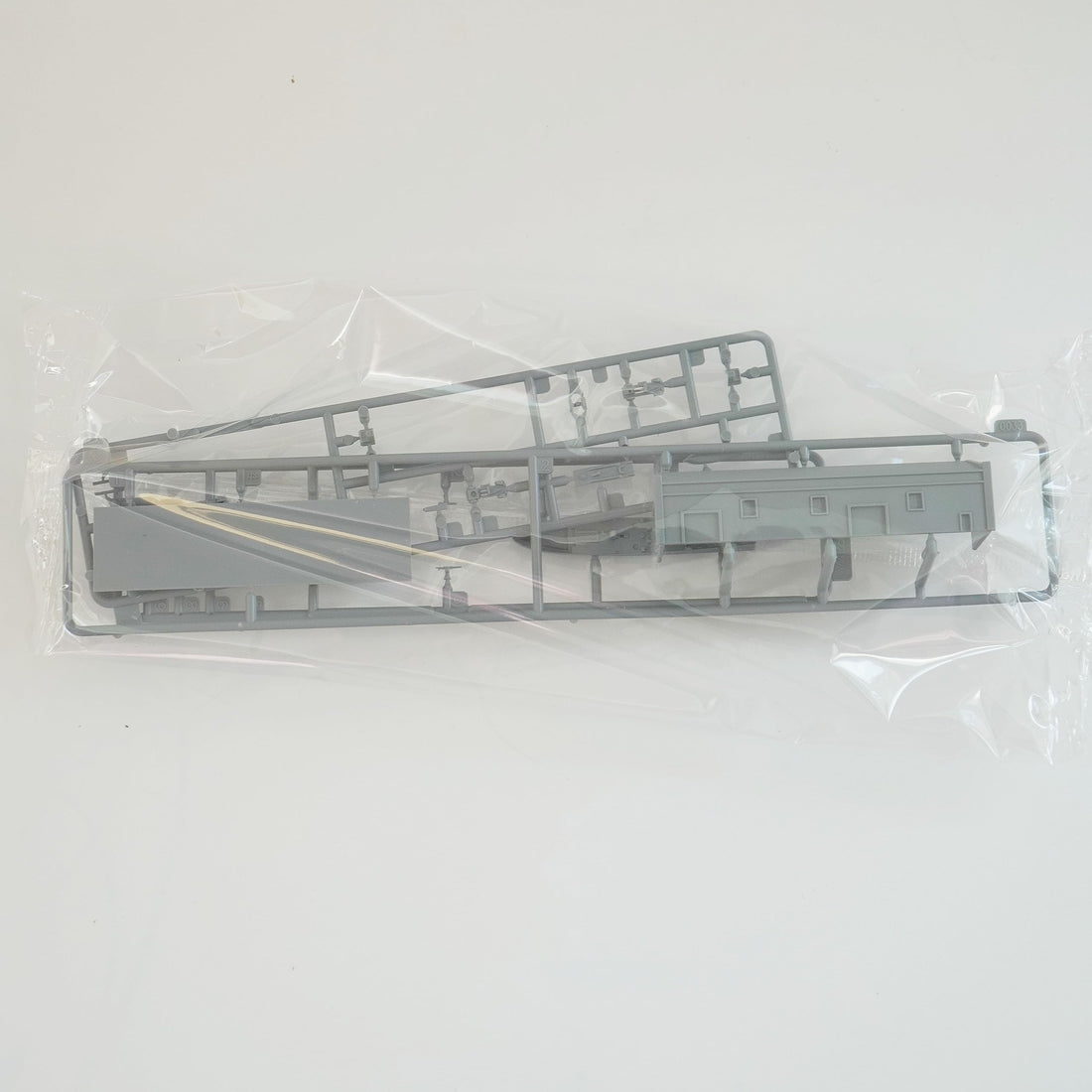 花田制造 Flyhawk FH1161 Foyal Navy Seaplane Dockside Base 1/700 Plastic Ship Model kit UNASSEMBLED Model KIT
