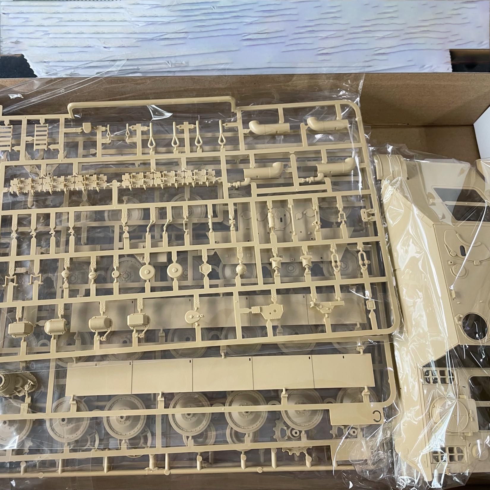 TAKOM 35002,1/35 Scale, JAGDPANTHER G2 Sd.Kfz.173 Tank Model kit