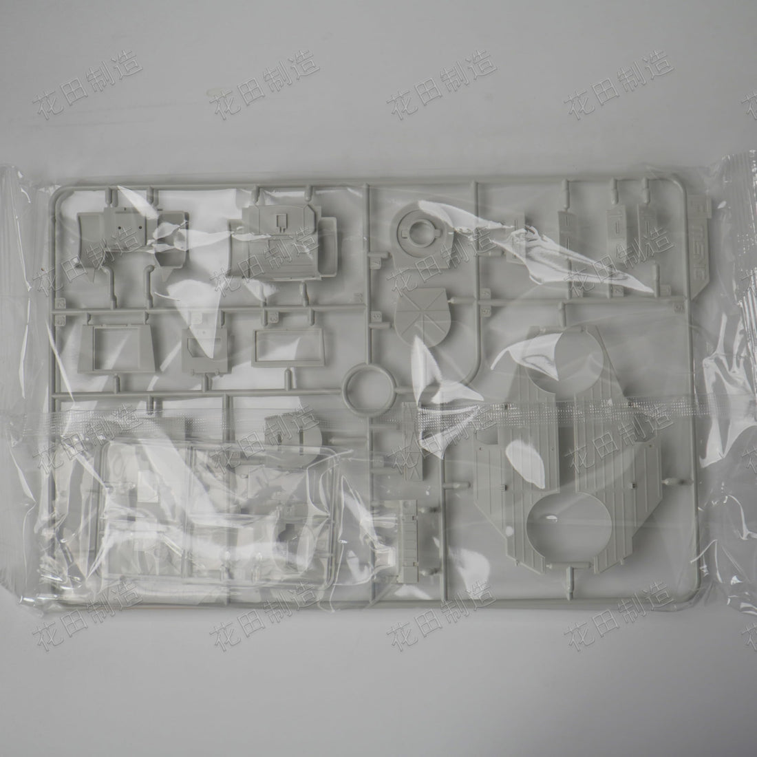 花田制造 German Pkw.K1 Kubelwagen Type 823 Military Vehicle Model Kit, 1:35 Scale,Meng VS-017