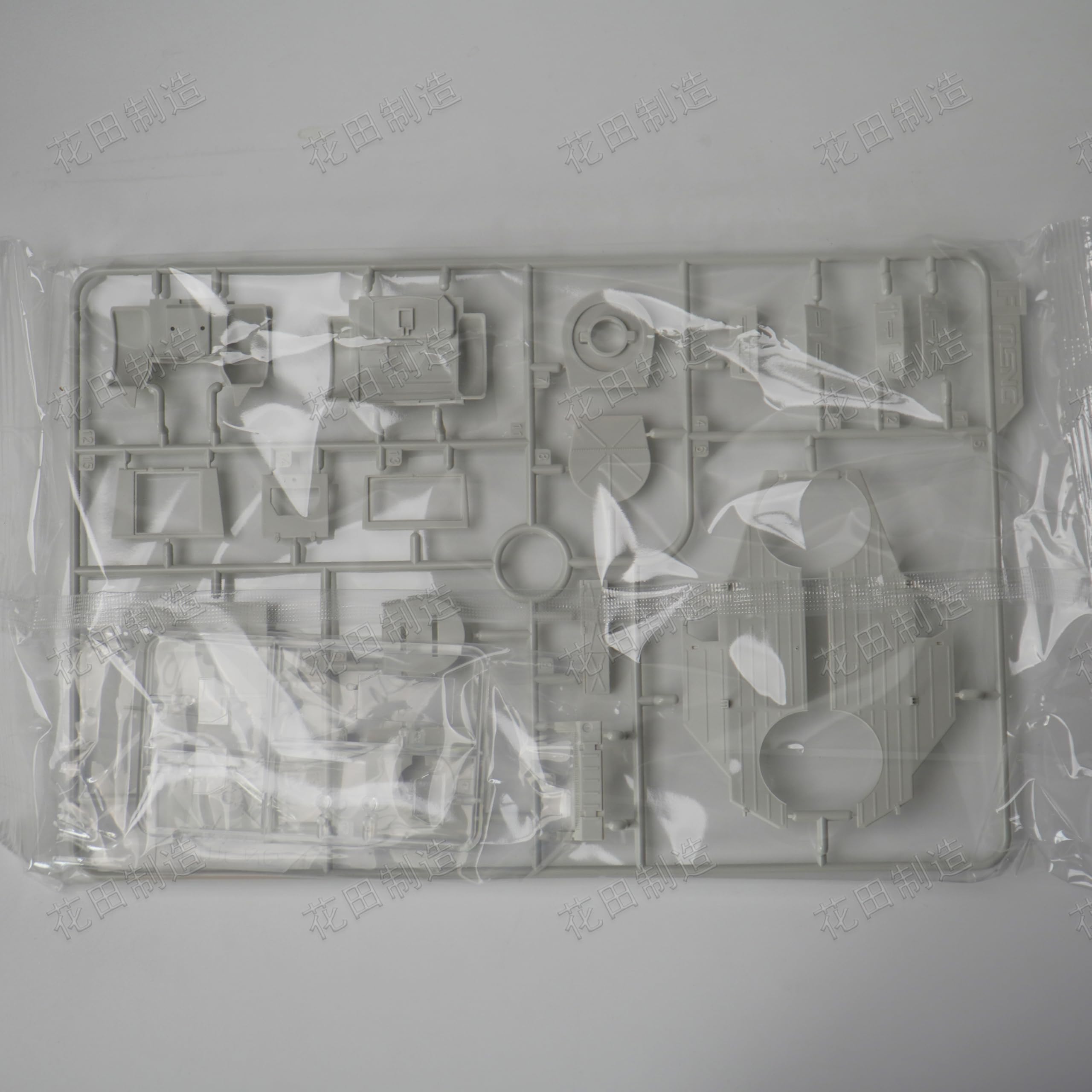 花田制造 German Pkw.K1 Kubelwagen Type 823 Military Vehicle Model Kit, 1:35 Scale,Meng VS-017