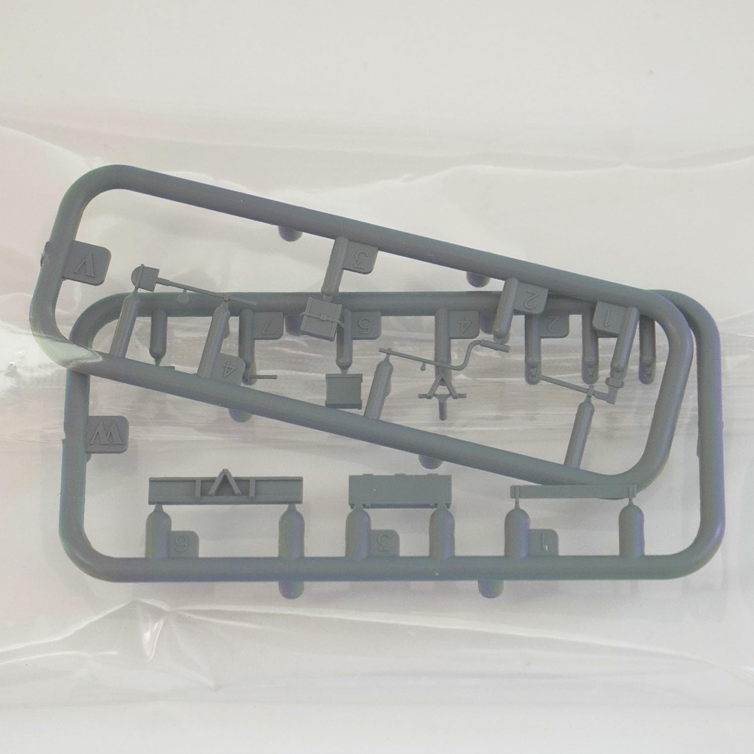 花田制造 flyhawk FH3005 Pz.Kpfw 2 Ausf J (VK16.01) 1/72 Plastic Tank Model kit UNASSEMBLED Model KIT