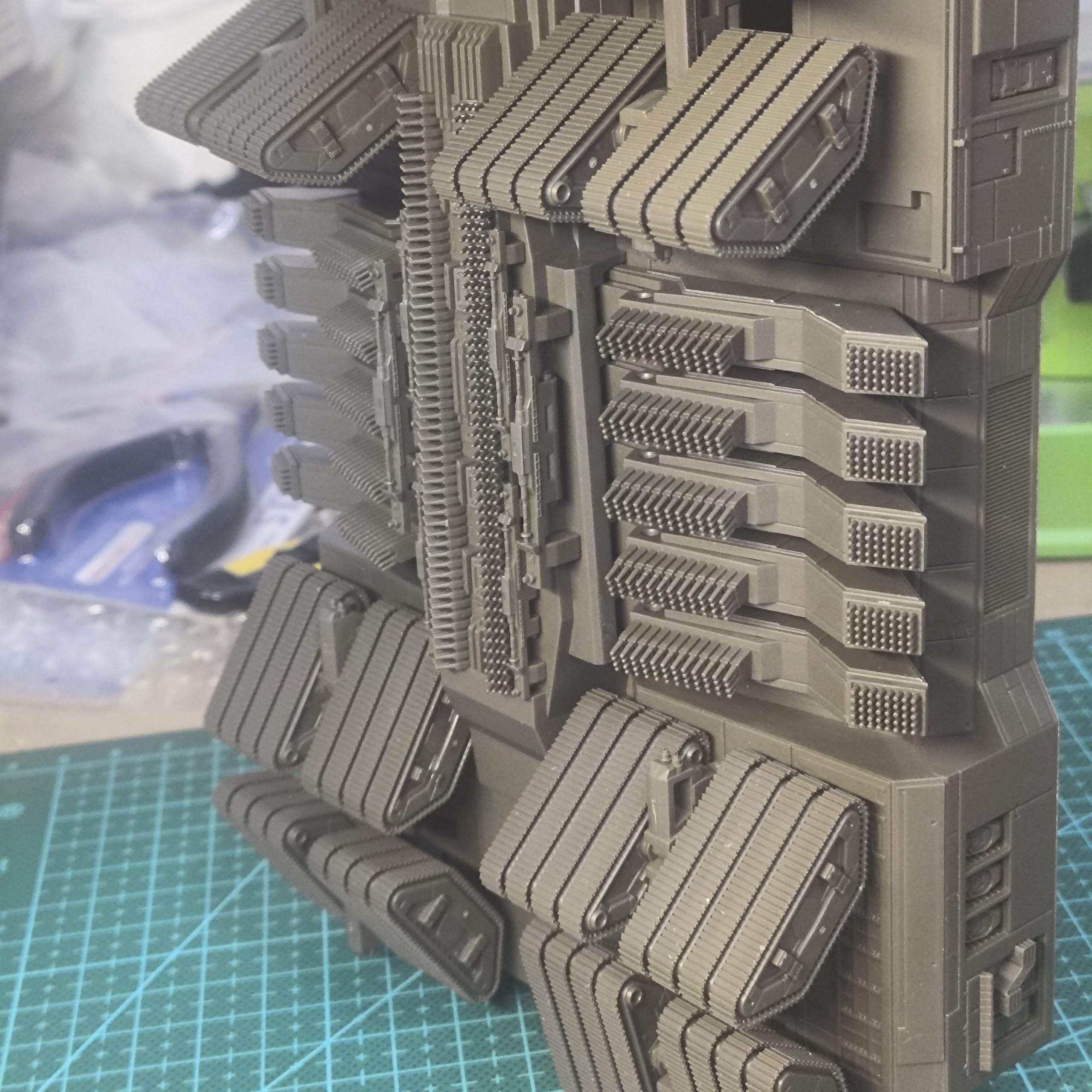 Meng SS-020 Dune Spice Harvester Model Kit, 1:35 Scale, 200mm x 133mm x 57mm