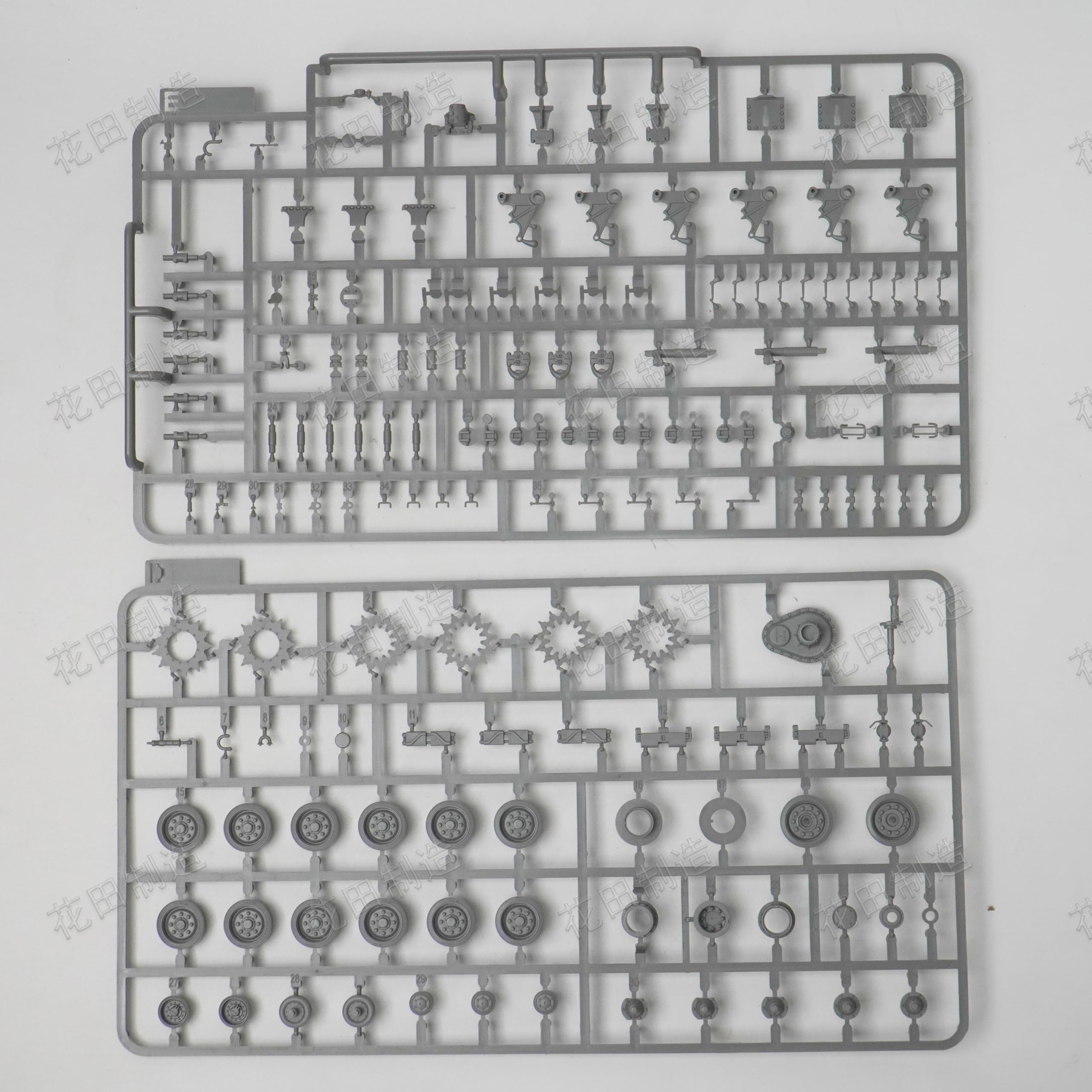 Takom 2205, 1/35 Scale,  M4A1(76W) HVSS Tank Military Model Kit