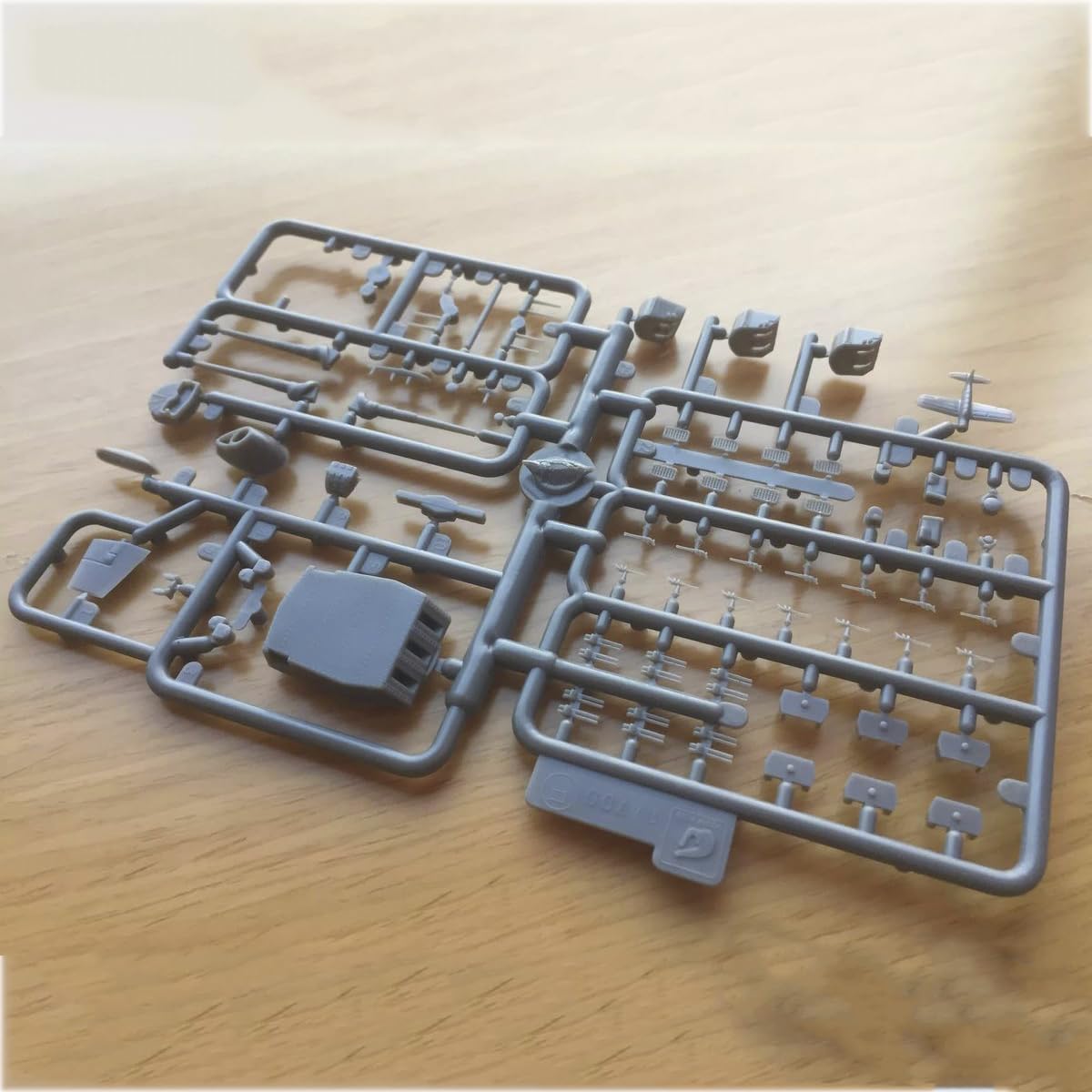 花田制造 VERYFIRE VF700901DX USS Montana BB-67 Battleship Model Kit, 1/700 Scale, with Photo-Etched Parts, Military Naval Display