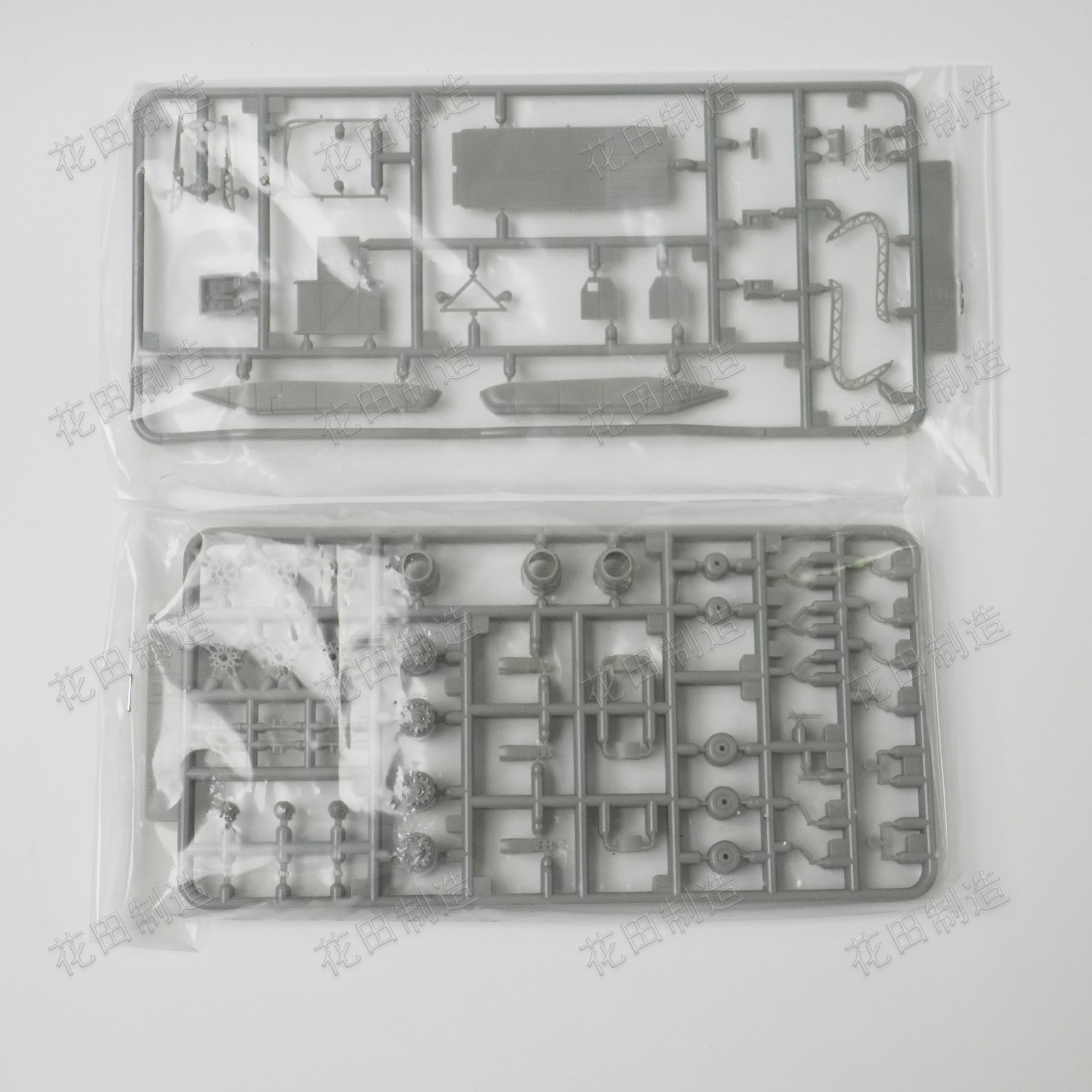 花田制造 G.W.H L1007 WWII German ME323 E-2 Gigant Lufftwaffe Transporter/w Sd.Kfz250&Panzer2Ausf.F Aircraft Model Kit 1/144 Scale