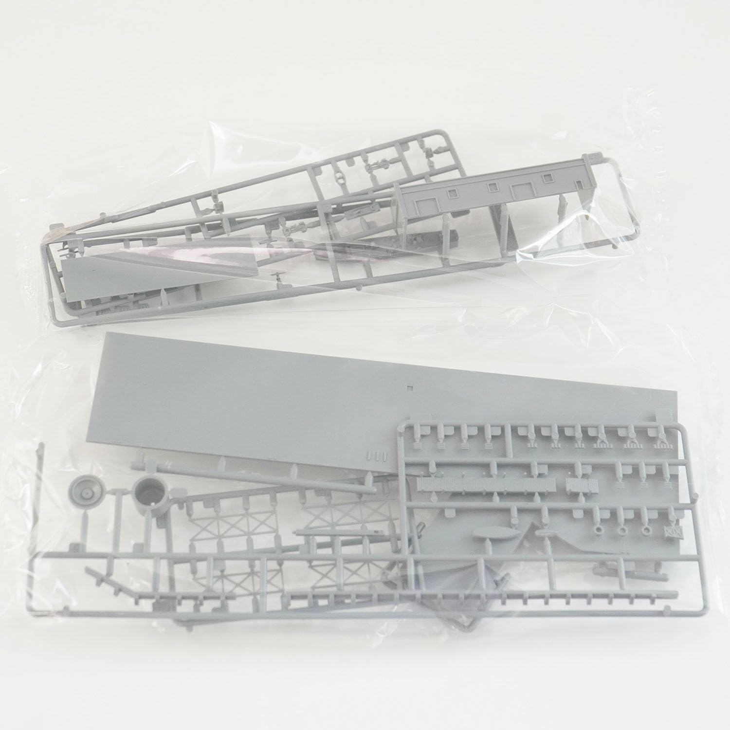 花田制造 Flyhawk FH1161 Foyal Navy Seaplane Dockside Base 1/700 Plastic Ship Model kit UNASSEMBLED Model KIT