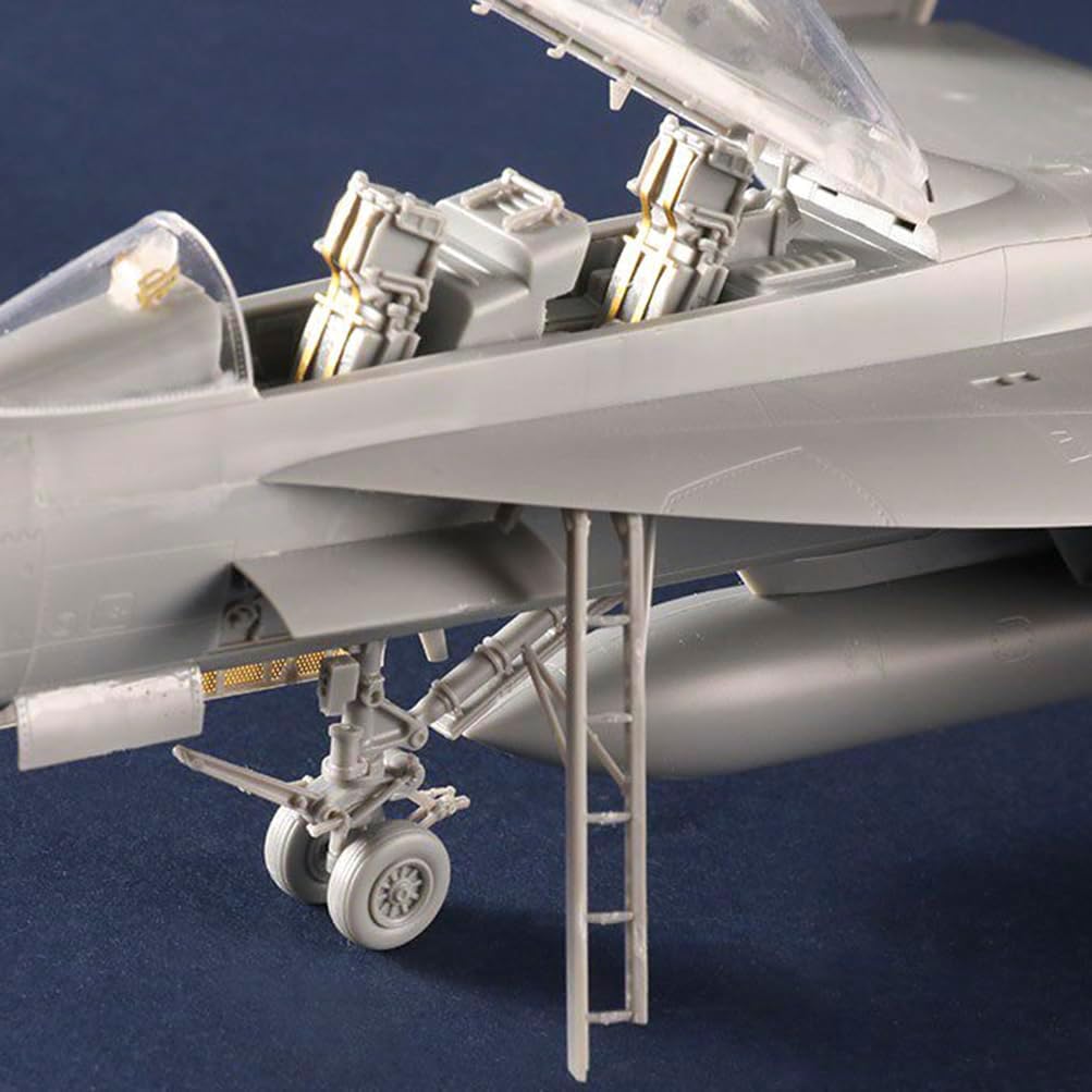 F/A-18F Super Hornet VFC-12 Model Kit, 1:48 Scale