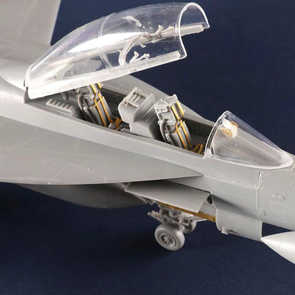 F/A-18F Super Hornet VFC-12 Model Kit, 1:48 Scale