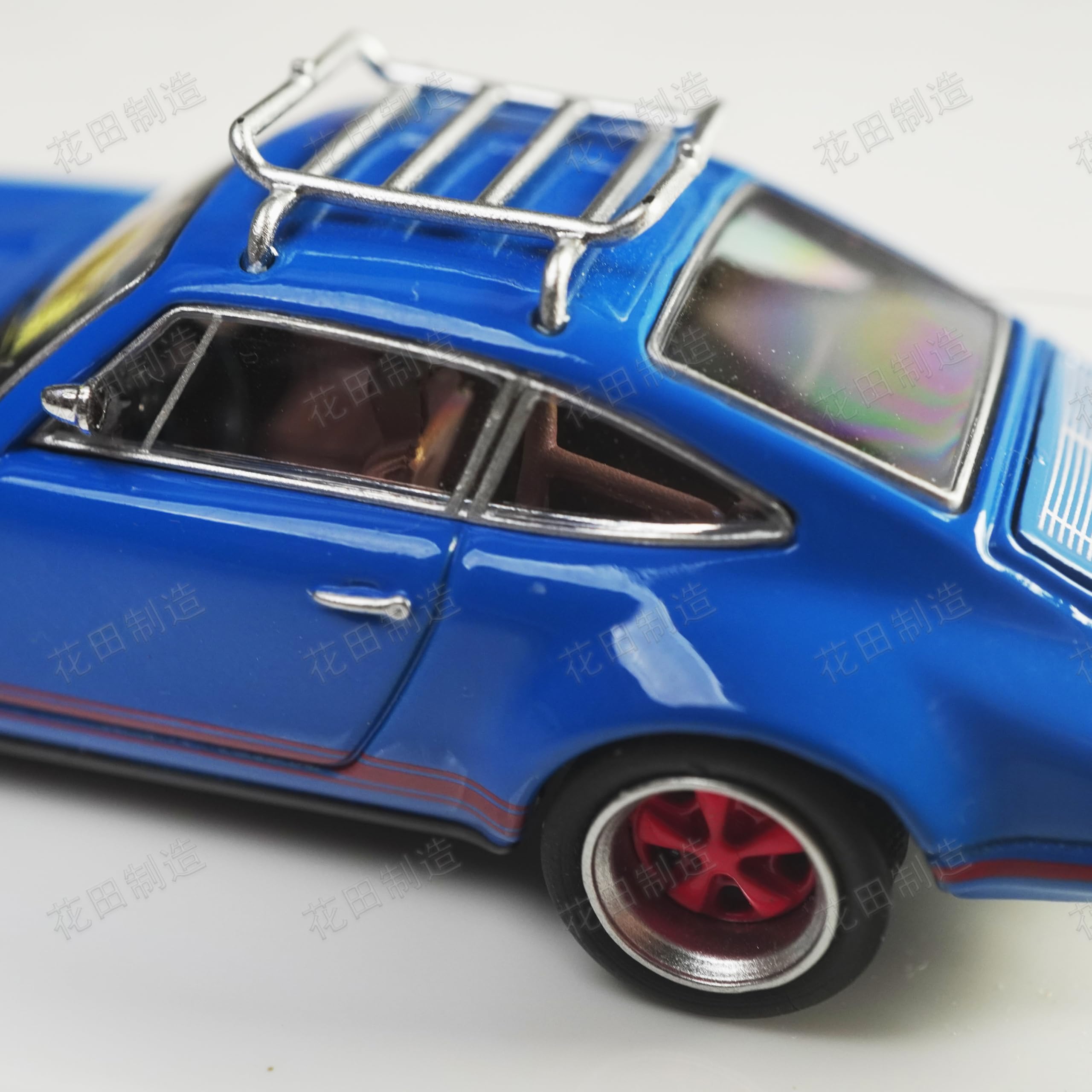 花田制造 XCARTOYS Porsche 1/64 Scale Singer 964 Pop Race Diecast Model Car, Blue with Wakeboard, S10-01