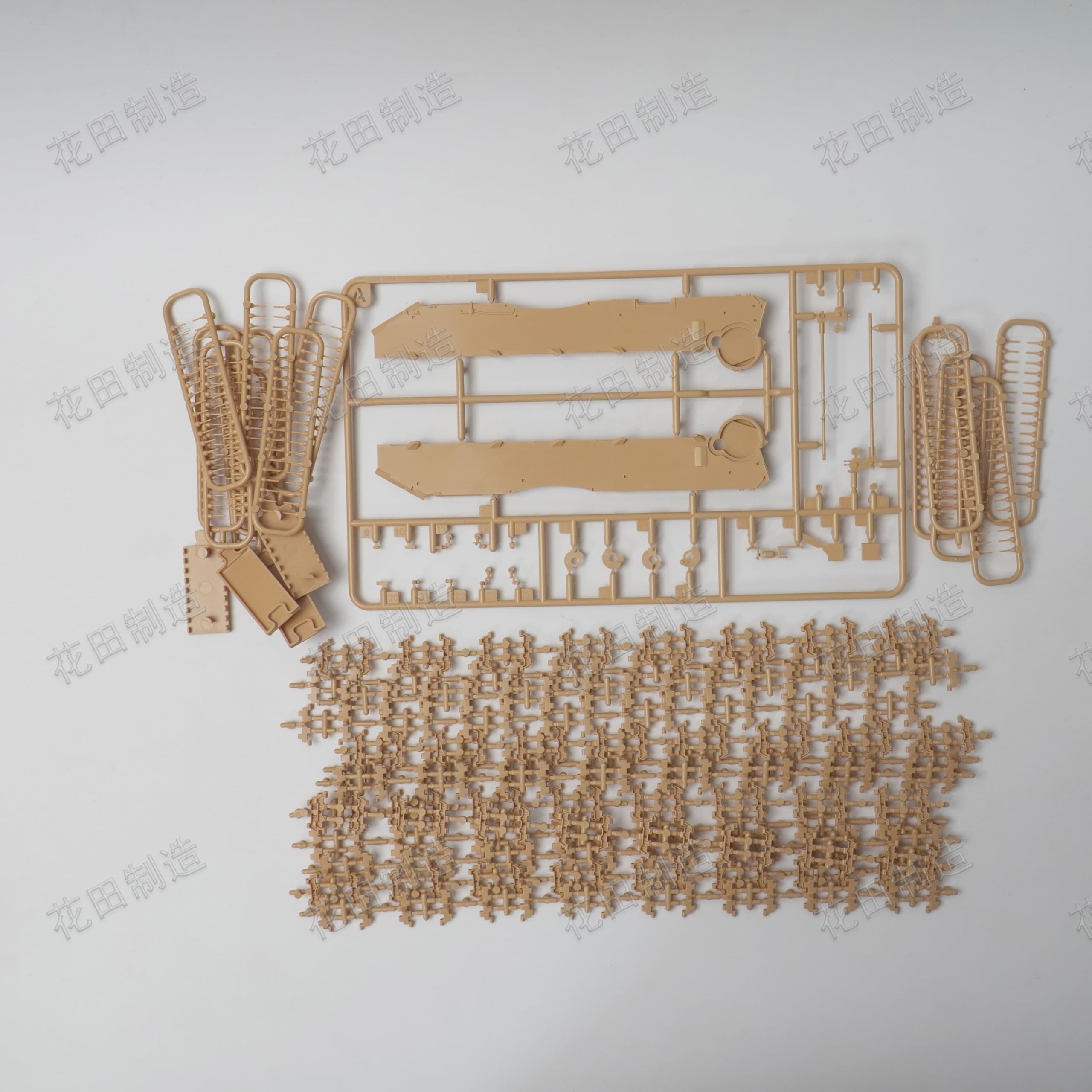 花田制造 RFM T-55A Medium Tank 1981 Model Kit, 1:35 Scale, with Workable Track Links, Military Vehicle