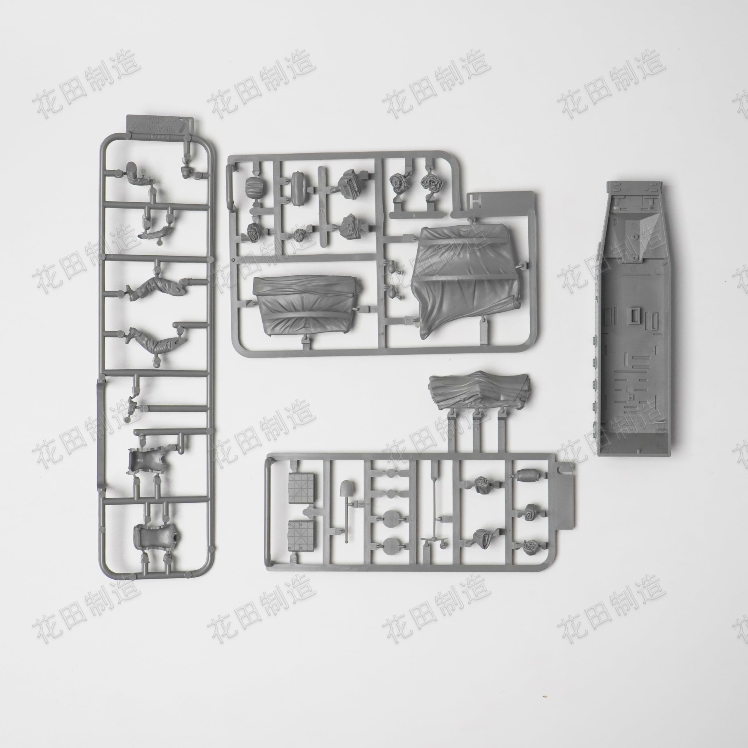 TAKOM No.2184 ,1:35 Scale,Sd.Kfz.250/1 Military Vehicle Model Kit