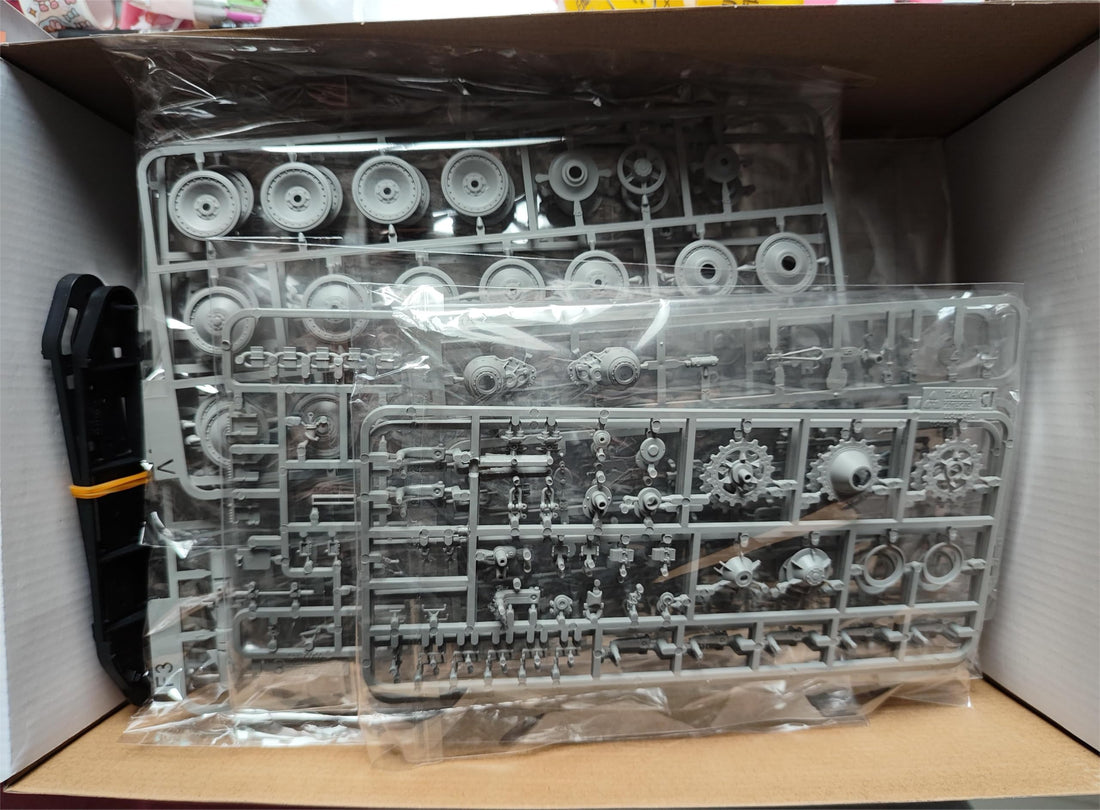 TAKOM 2125W Jagdpanther G1 Early Production w/Zimmerit 1/35 Scale Military Vehicle Model Kits Without Interior
