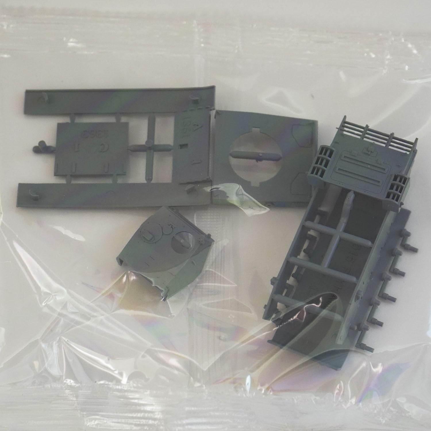 花田制造 flyhawk FH3003 Pz. Kpfw 2 Ausf L Luchs W/Zusatzpanzerung 1/72 Plastic Tank Model kit UNASSEMBLED Model KIT