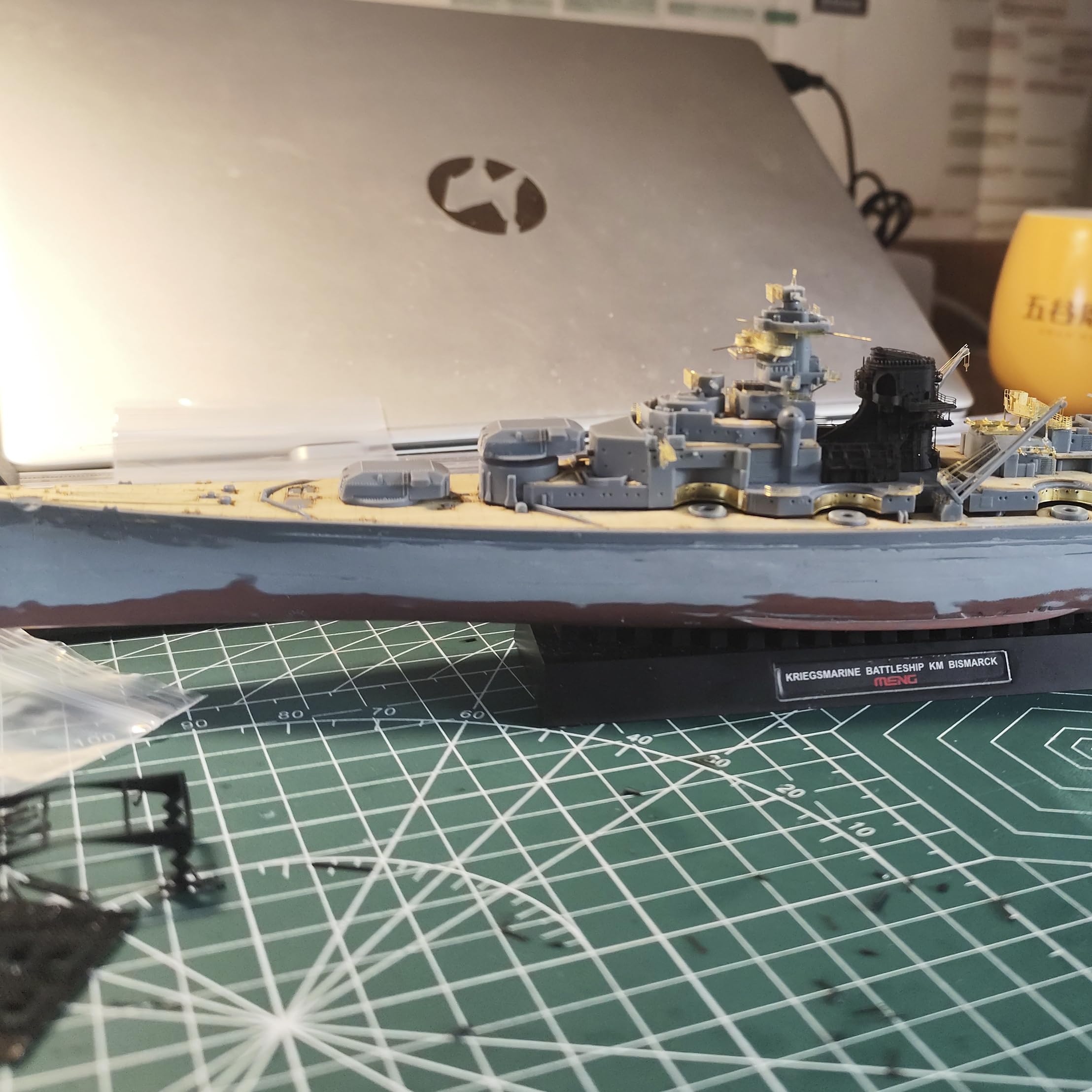 花田制造 Bismarck's Chimney & Hangar YZ-122 3D Print Model Kit, 1/700 Scale, Military Battleship Detail Part
