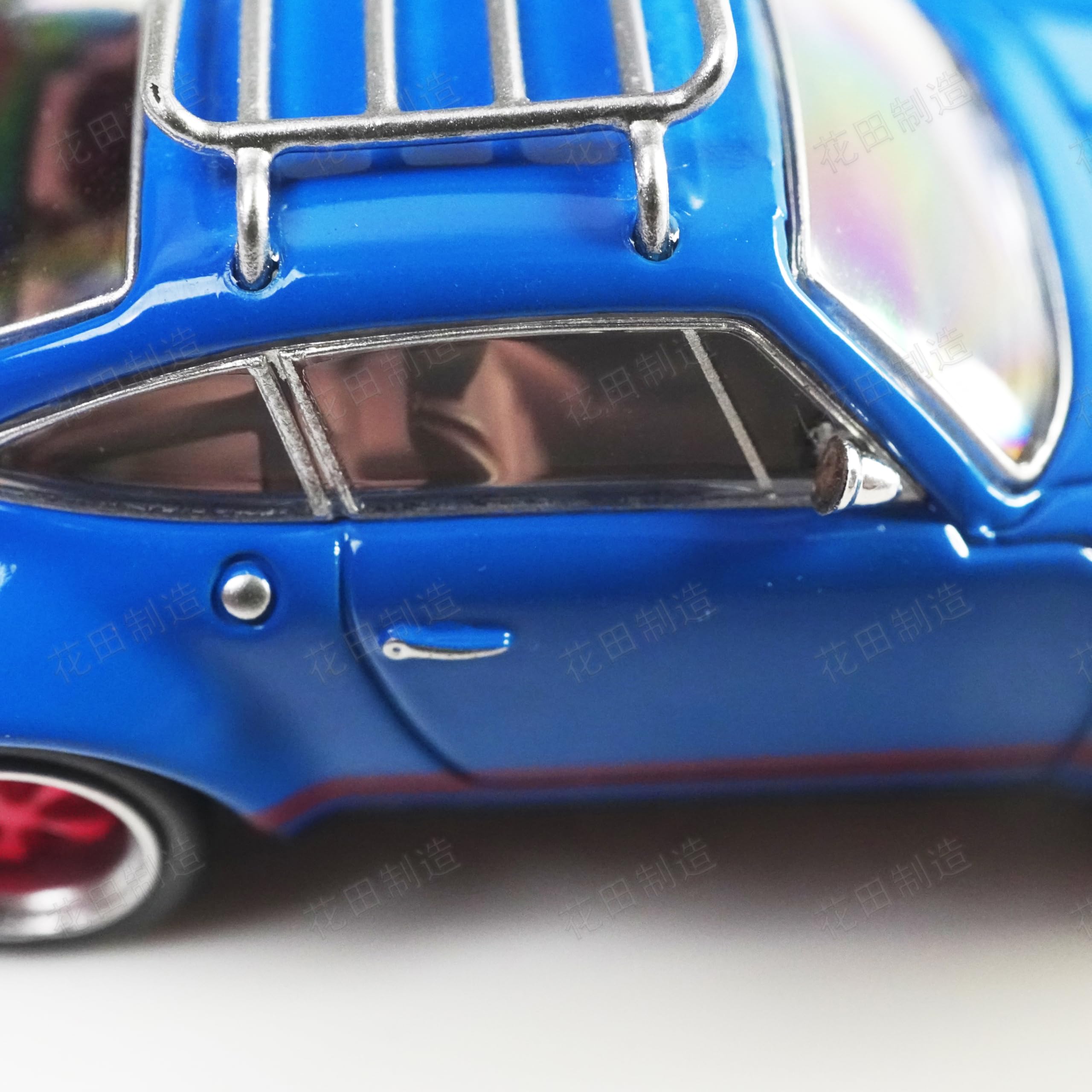 花田制造 XCARTOYS Porsche 1/64 Scale Singer 964 Pop Race Diecast Model Car, Blue with Wakeboard, S10-01