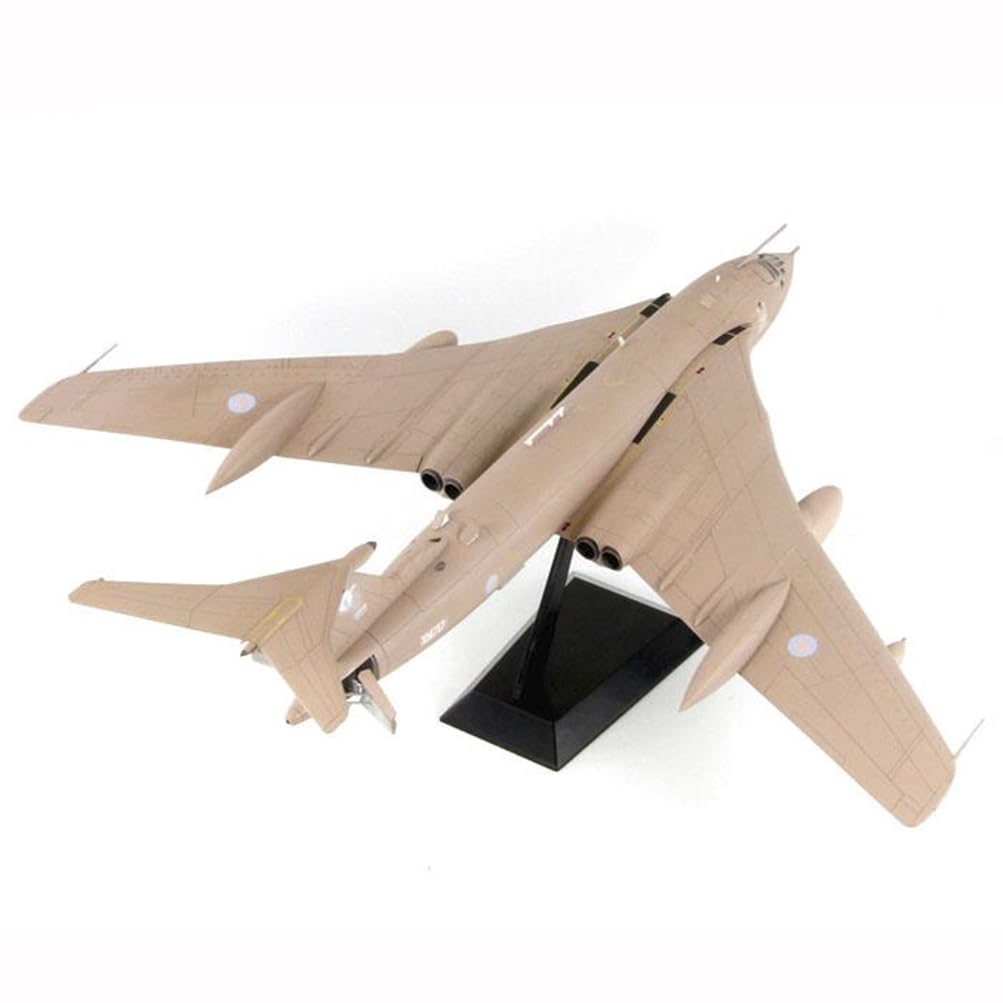 花田制造 GWH L1005 RAF Victor K.2 Tanker Aircraft Model Kit, 1/144 Scale, Military Airplane