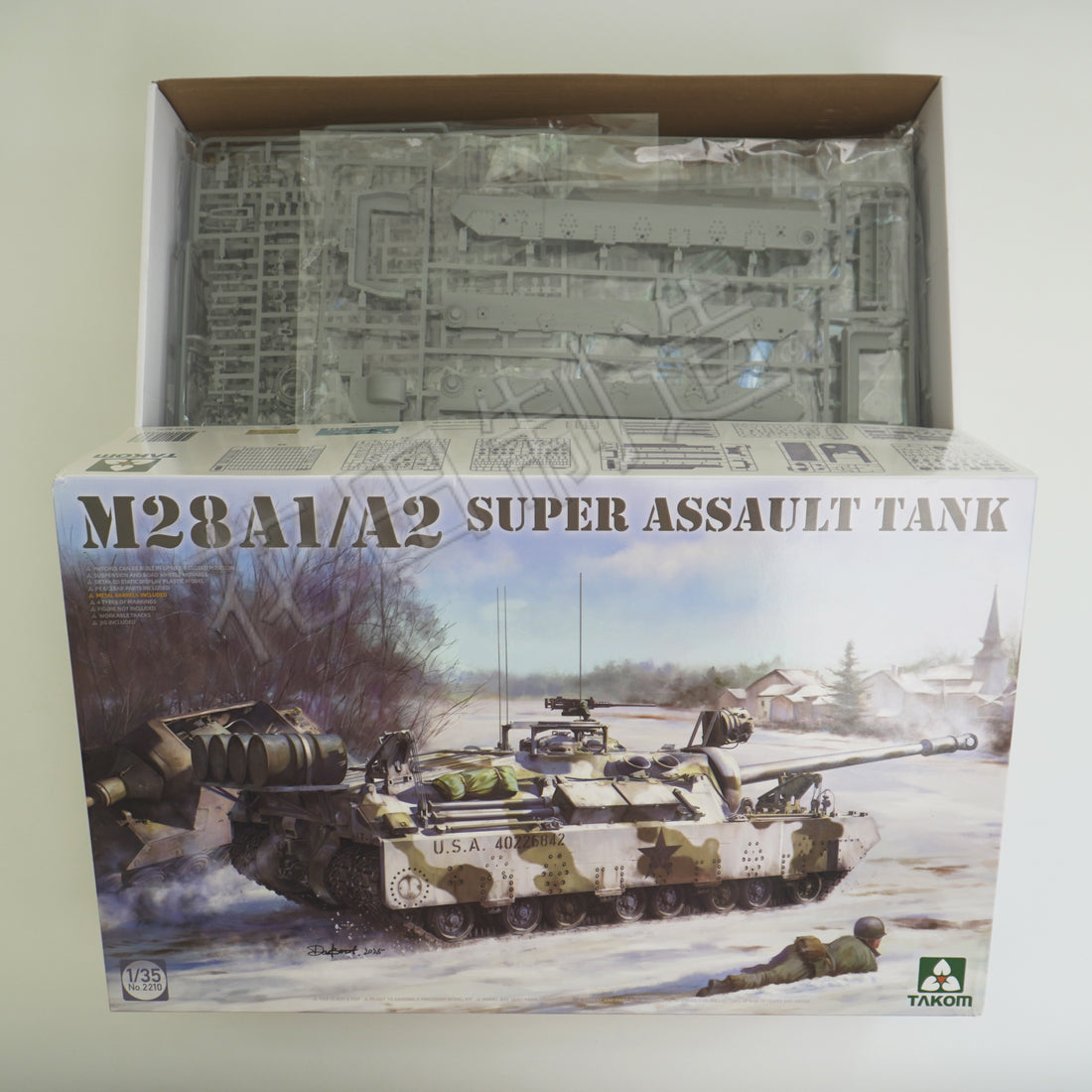Takom 2210 M28A1/A2 Super Assault Tank 1/35 Scale  with Workable Tracks