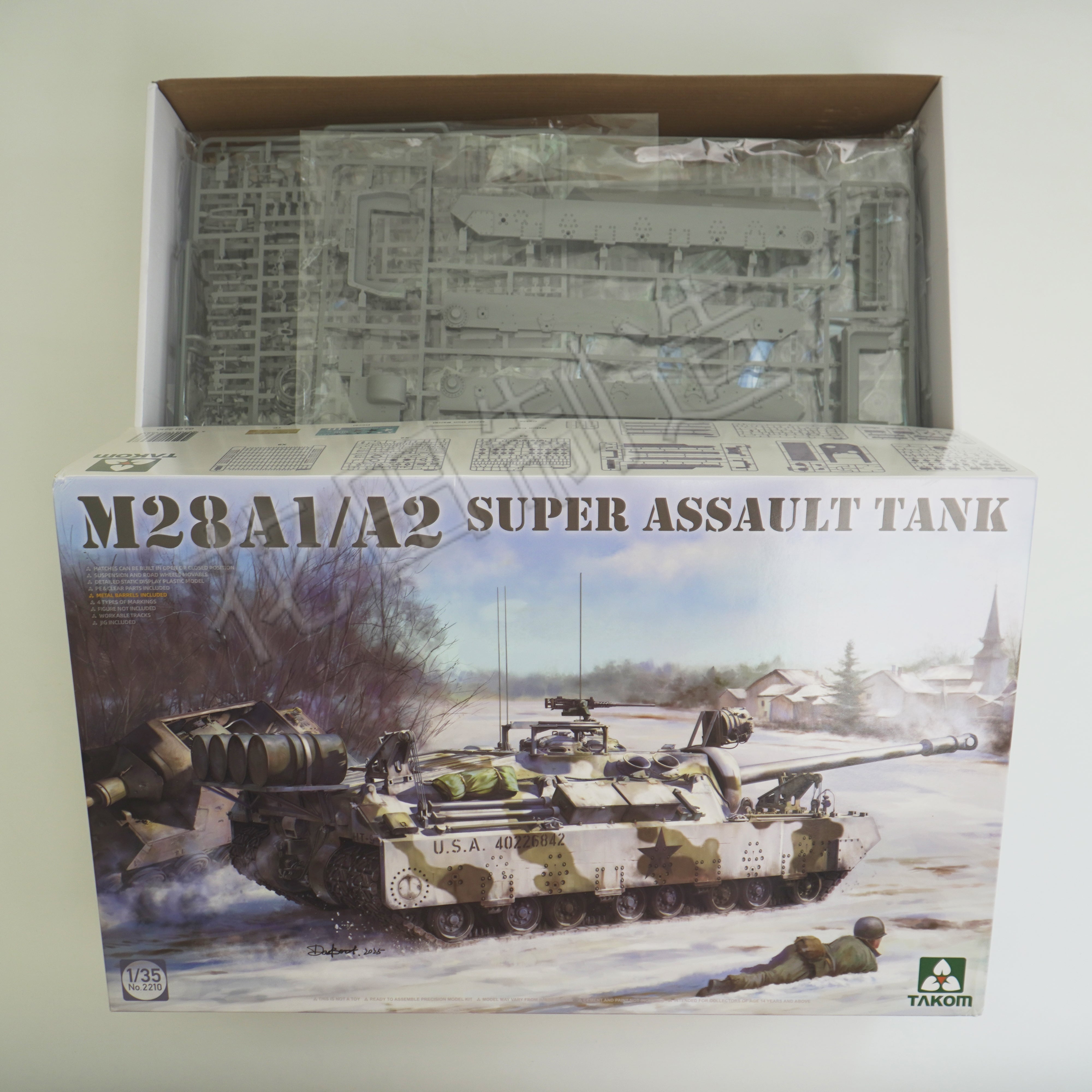 Takom 2210 M28A1/A2 Super Assault Tank 1/35 Scale  with Workable Tracks