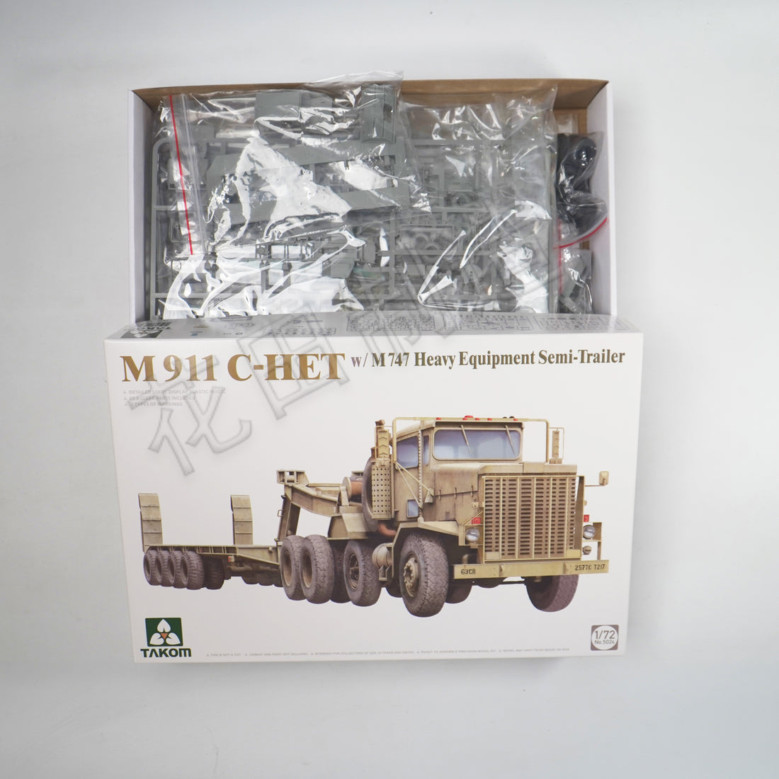 TAKOM 5024 M911 C-HET with M747 Heavy Equipment Semi-Trailer, 1/72 Scale  Model Kit