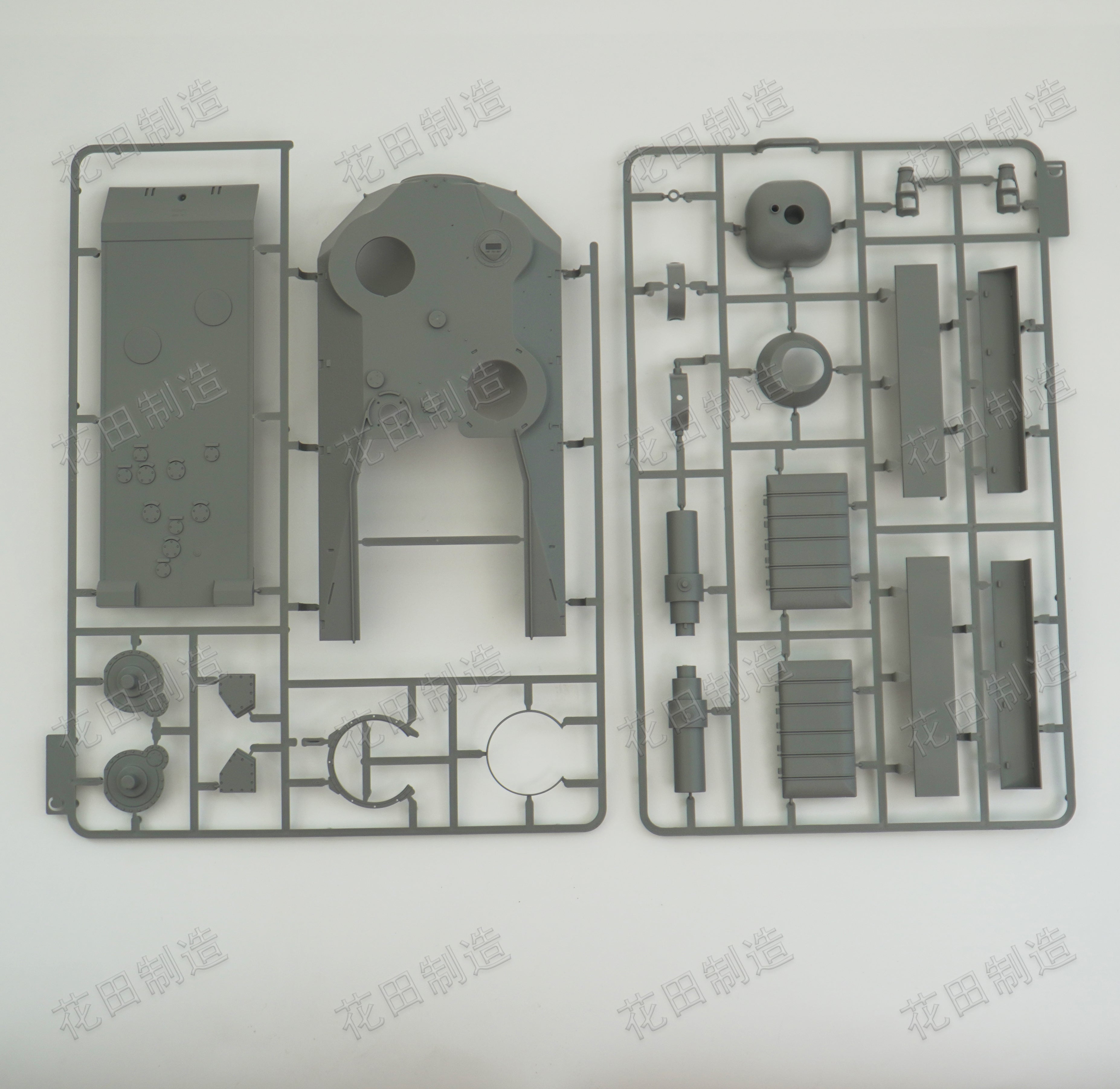 Takom 2209 T28 Super Heavy Tank Gun Motor Carriage T95 Plastic Model Kit, 1/35 Scale