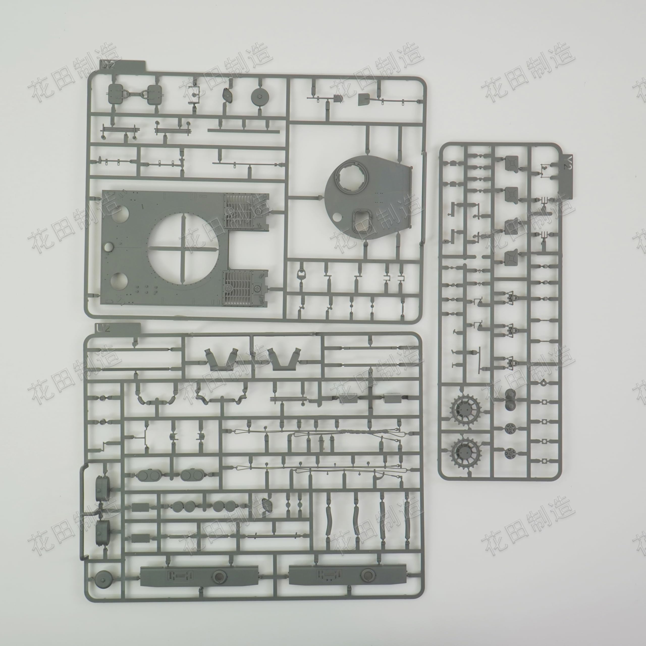 Takom 2195, 1/35 Scale ,Tiger I Early Command Sd.Kfz. 267/268 Model Kit