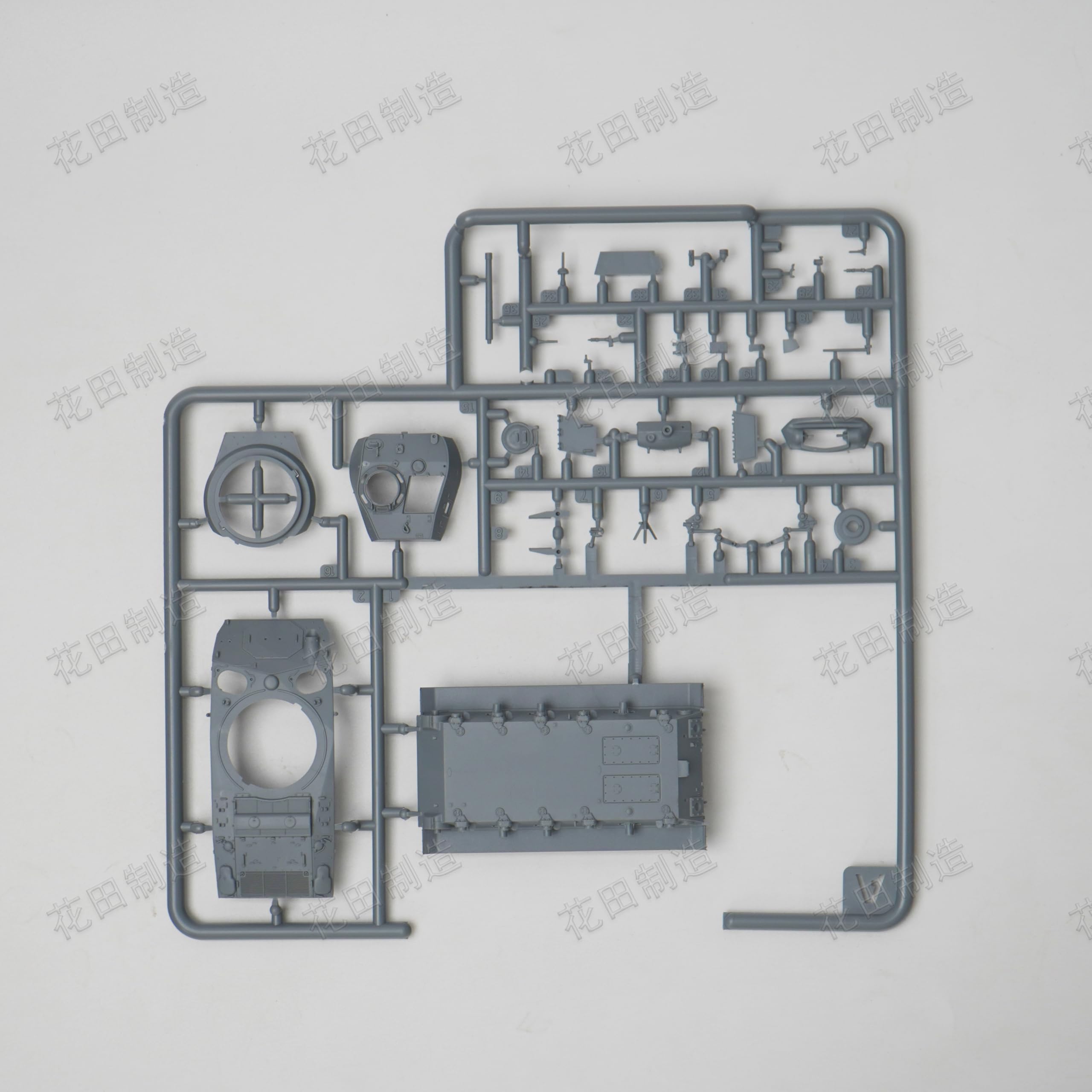 花田制造 Foreart 2003 U.S. Light Tank M24 Chaffee, 1/72 Scale Military Model Kit