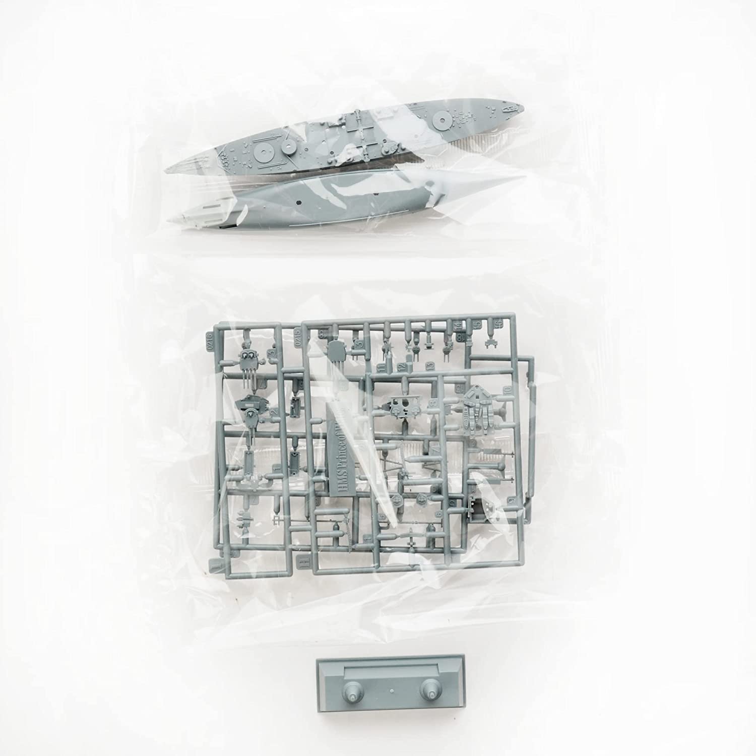 Flyhawk Model FLYFH9007 1/2000 British Battleship Prince of Wales 1941.5 Plastic Model