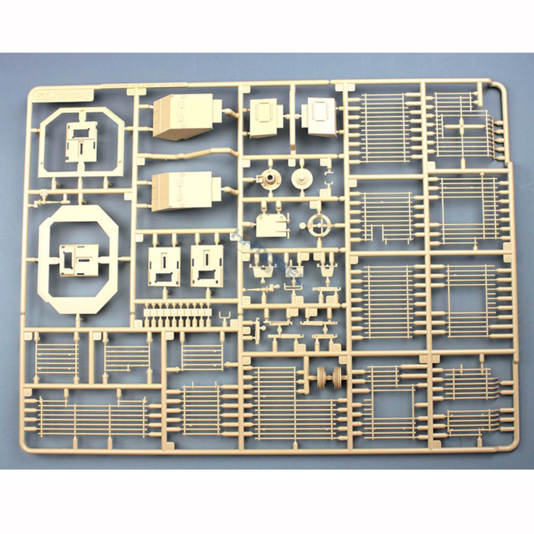 花田制造 Tiger-4624 IDF Nagmachon Heavy APC Doghouse Early Military Tank Model Kit, 1:35 Scale