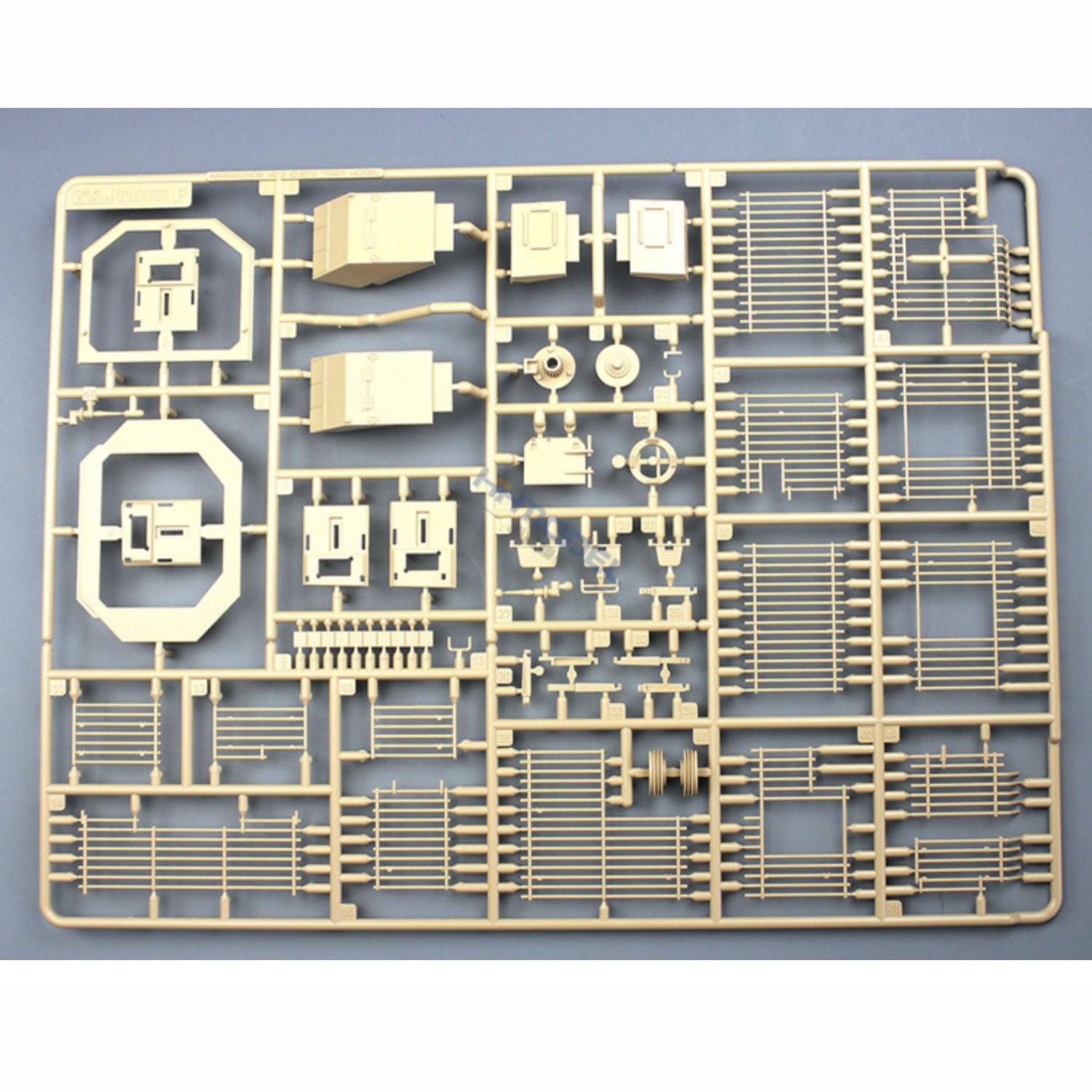 花田制造 Tiger-4624 IDF Nagmachon Heavy APC Doghouse Early Military Tank Model Kit, 1:35 Scale
