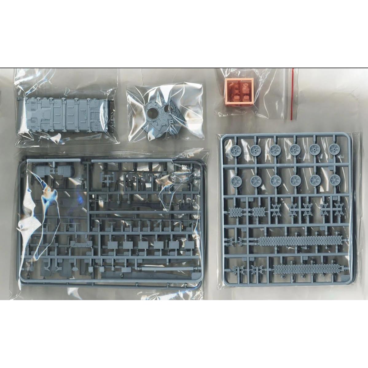 花田制造 Vespid Models T-90A Russian Main Battle Tank Model Kit, 1/72 Scale Military Vehicle with Photo-Etched Parts, Item VS720026