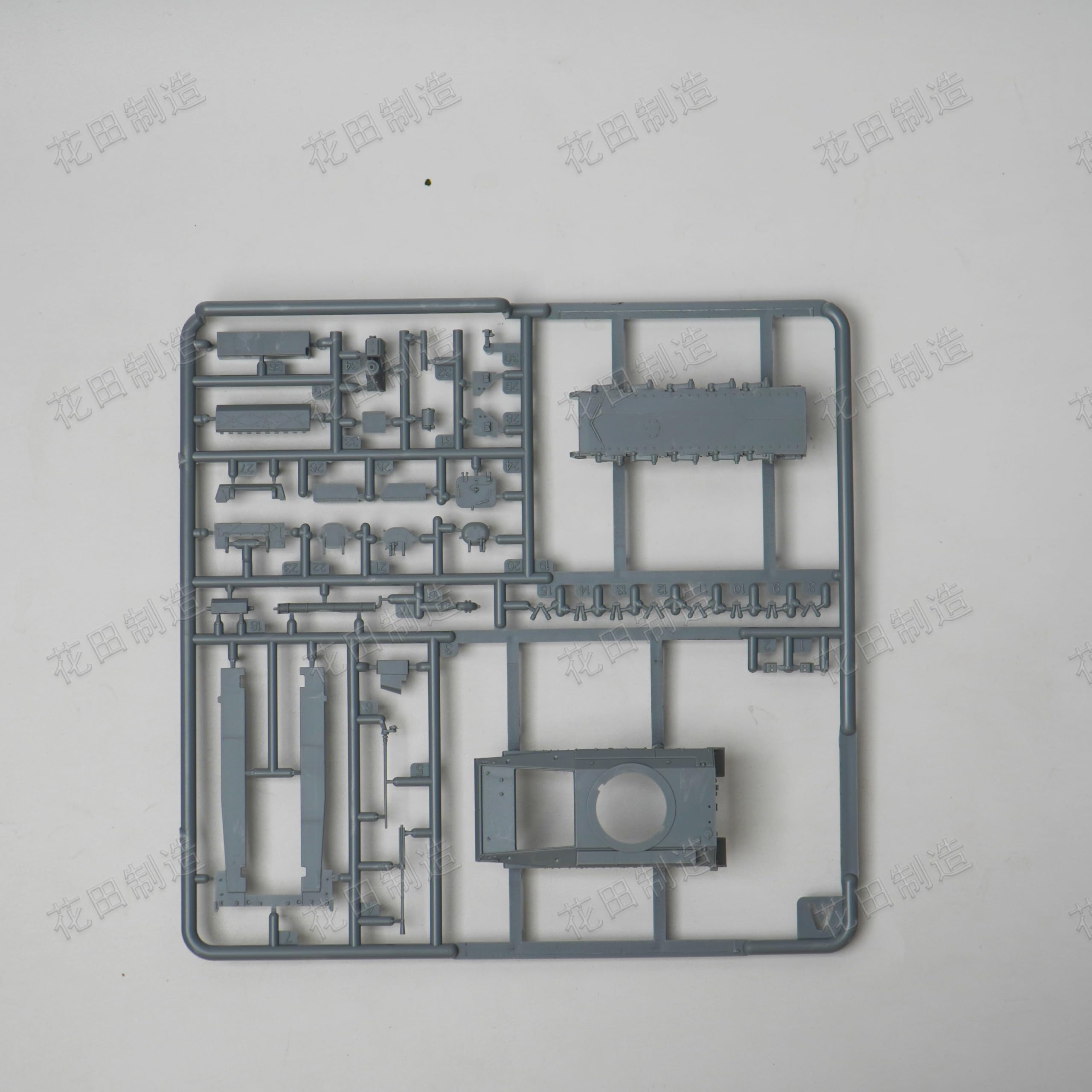 花田制造 FV107 Scimitar Mark 2 Military Tank Model Kit, 1/72 Scale, Fore Hobby Item 2001