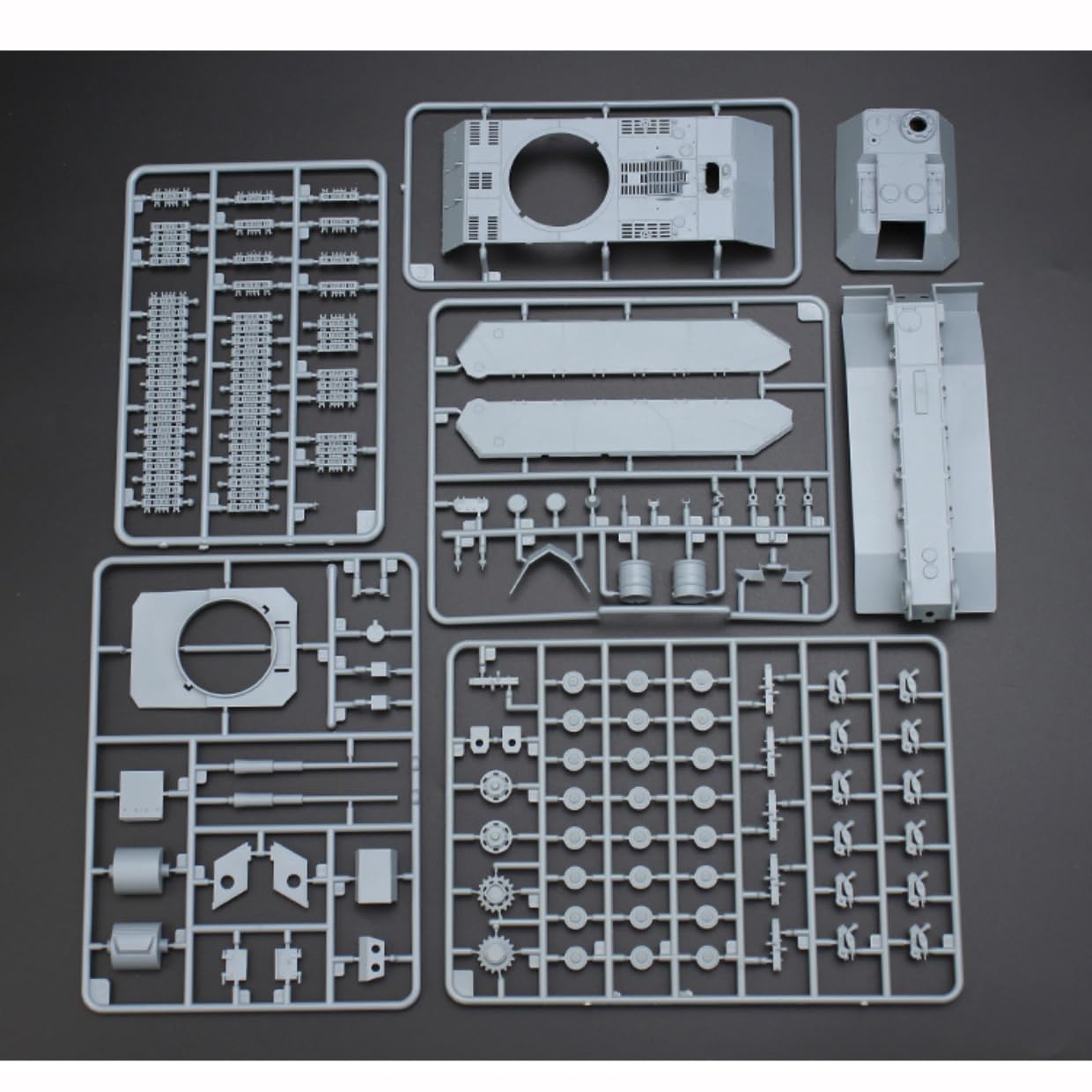 花田制造 Vespid Models VS720005 Flakpanzer VIII Maus Super Heavy AA Tank, 1/72 Scale Military Model Kit