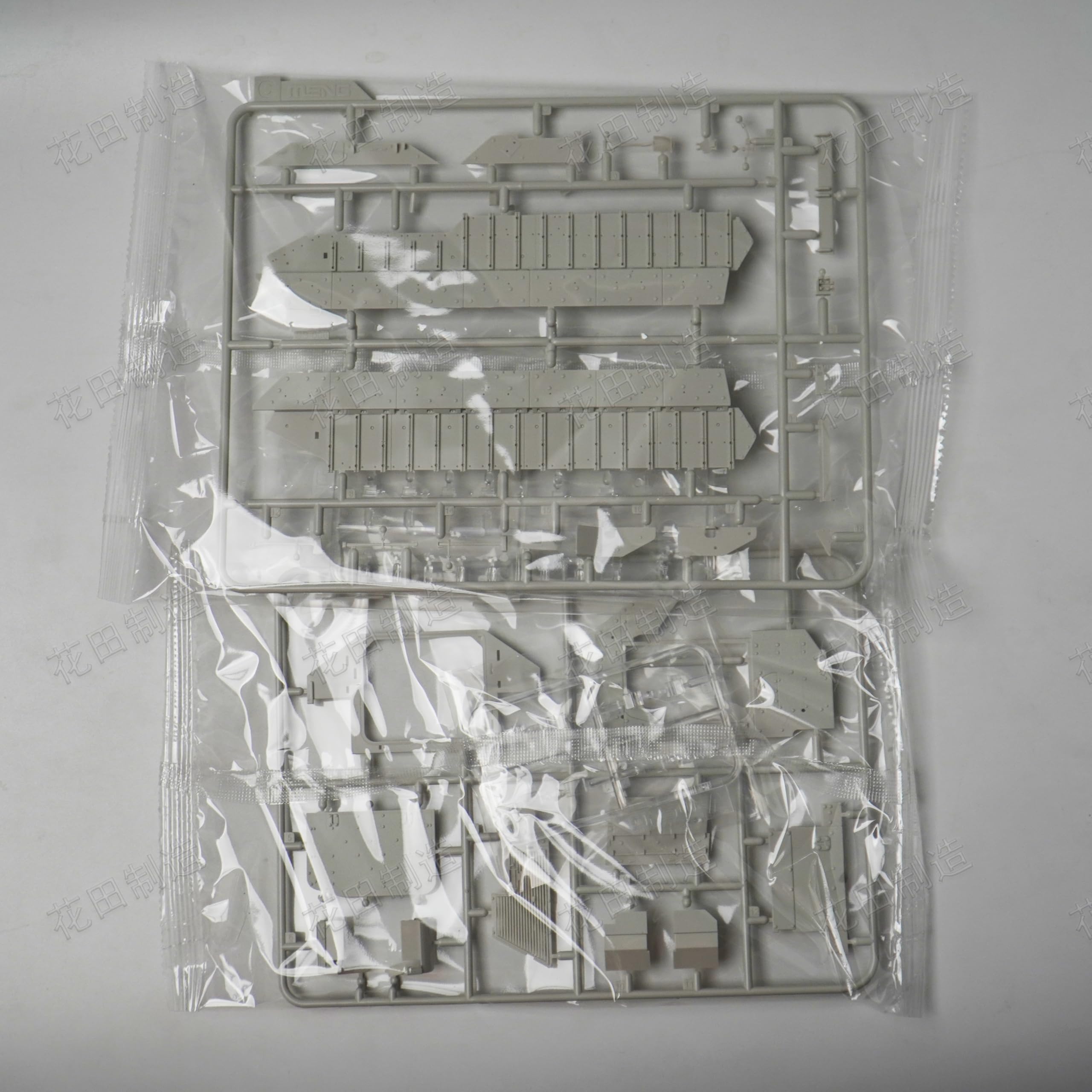 花田制造 Meng M3A3 Bradley with Busk III U.S. Cavalry Fighting Vehicle, 1/35 Scale Military Model Kit Tank Model SS-006