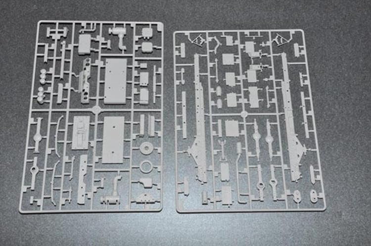 Trumpeter 01008, 1/35 Scale,  M1083 FMTV Armor Cab Military Truck Model Kit