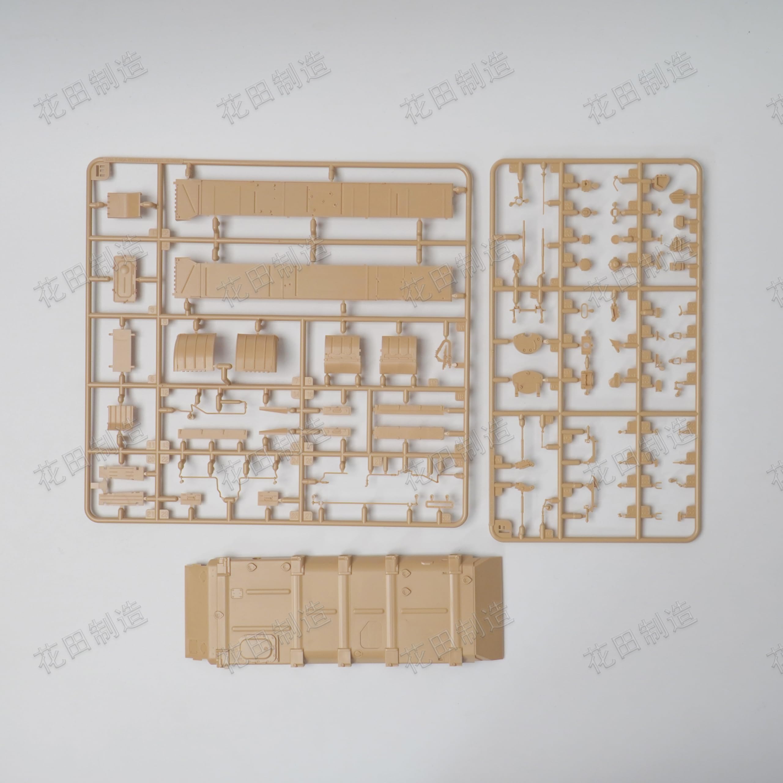 花田制造 RFM T-55A Medium Tank 1981 Model Kit, 1:35 Scale, with Workable Track Links, Military Vehicle