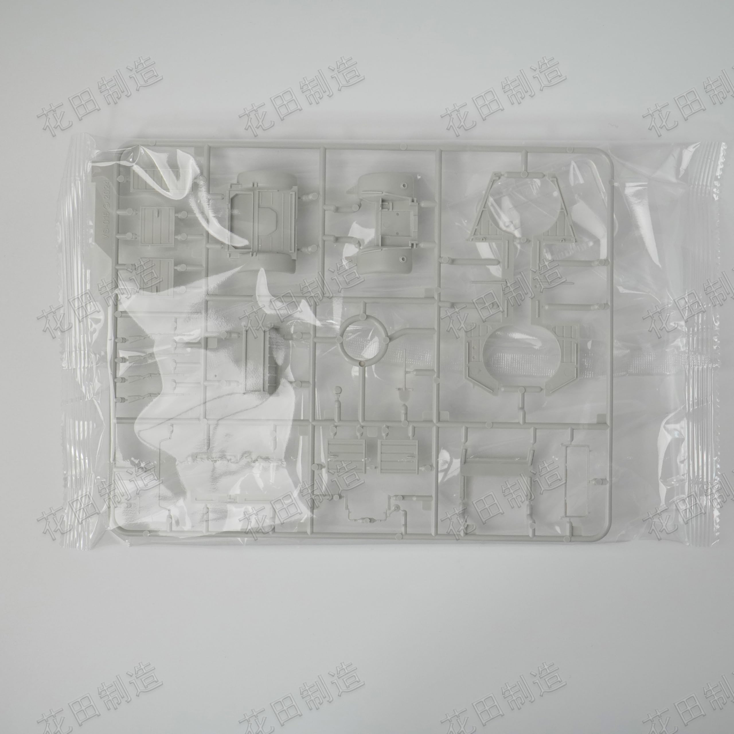 Meng 82 German Pkw.K1 Kubelwagen (North Africa), 1/35 Scale Plastic Model Kit Velociraptor Series VS-015
