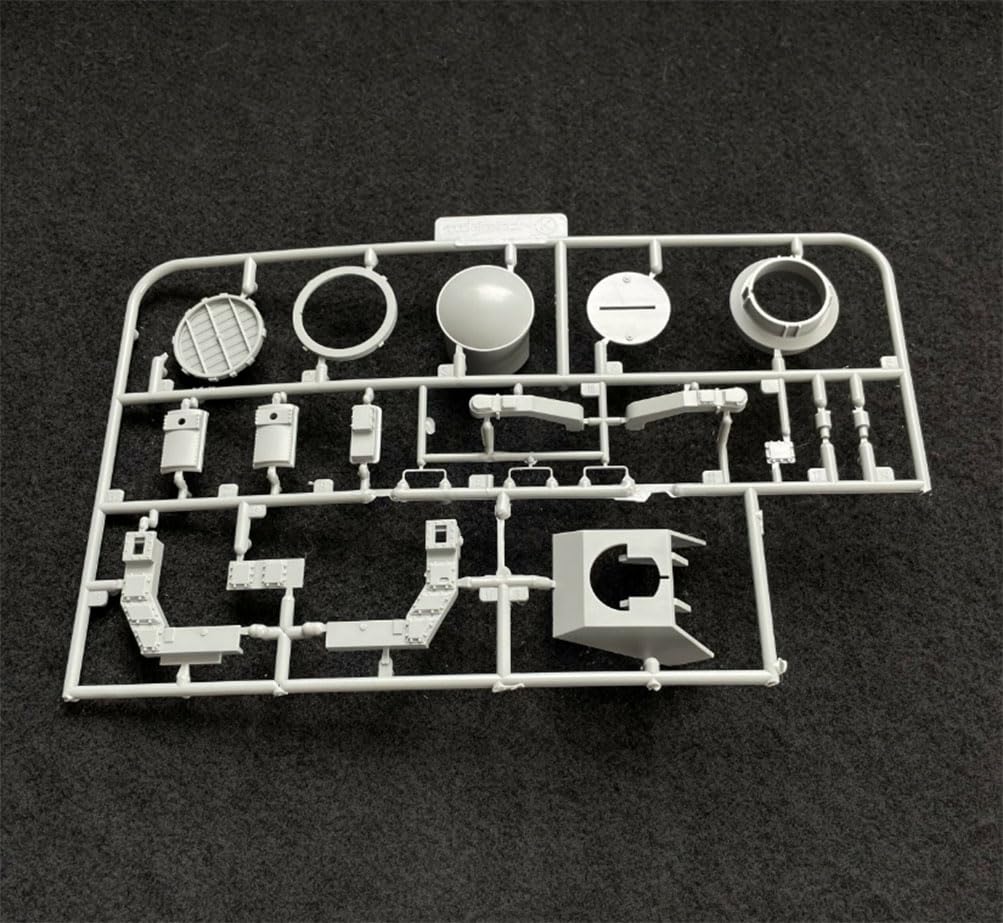 花田制造 UA72351 FIST of WAR German AUSF.VIERFUBLER NACHTEULE Tank Model KIT 1：72 Scale