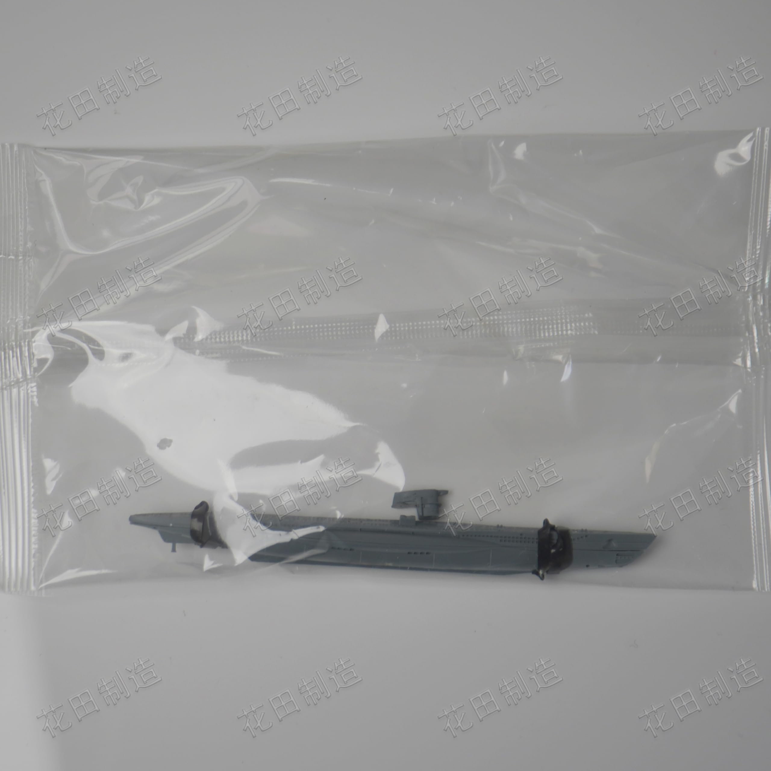 花田制造 U-48 Type VII B U-Boat with Dock, 1/700 Scale Model Kit, flyhawk FH1101